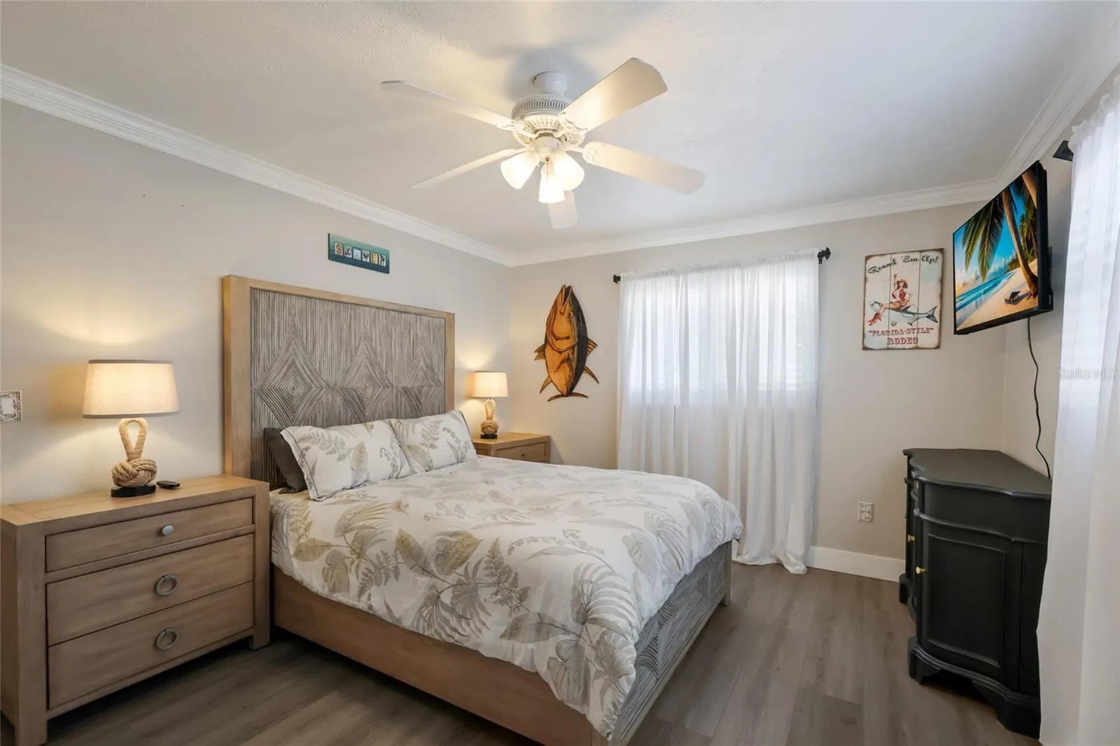 902 25TH AVE W