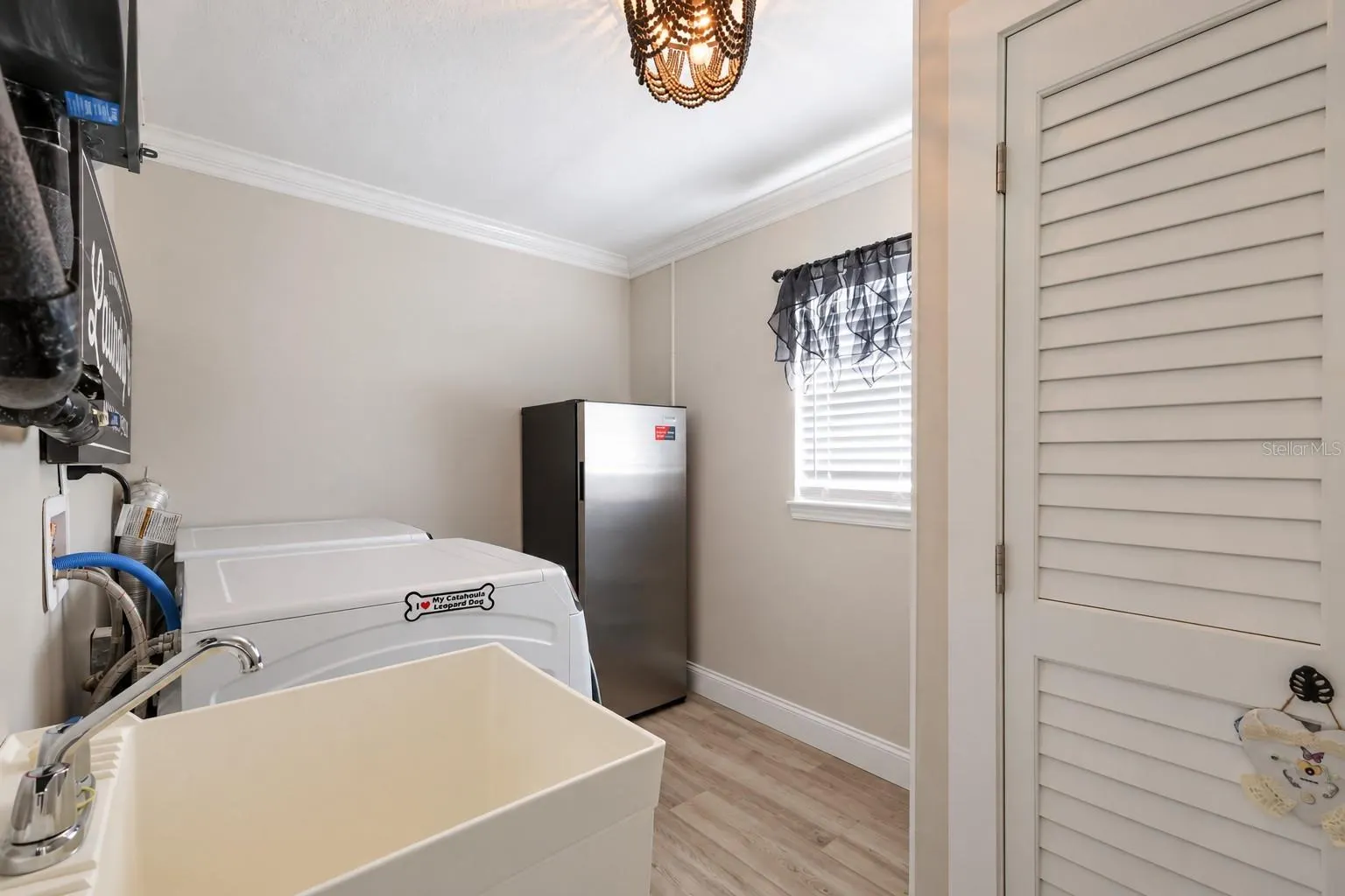 902 25TH AVE W