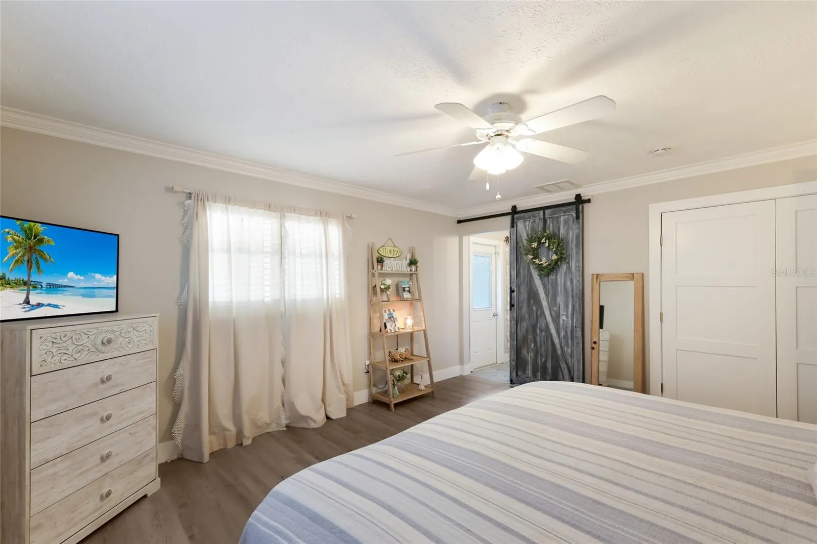 902 25TH AVE W