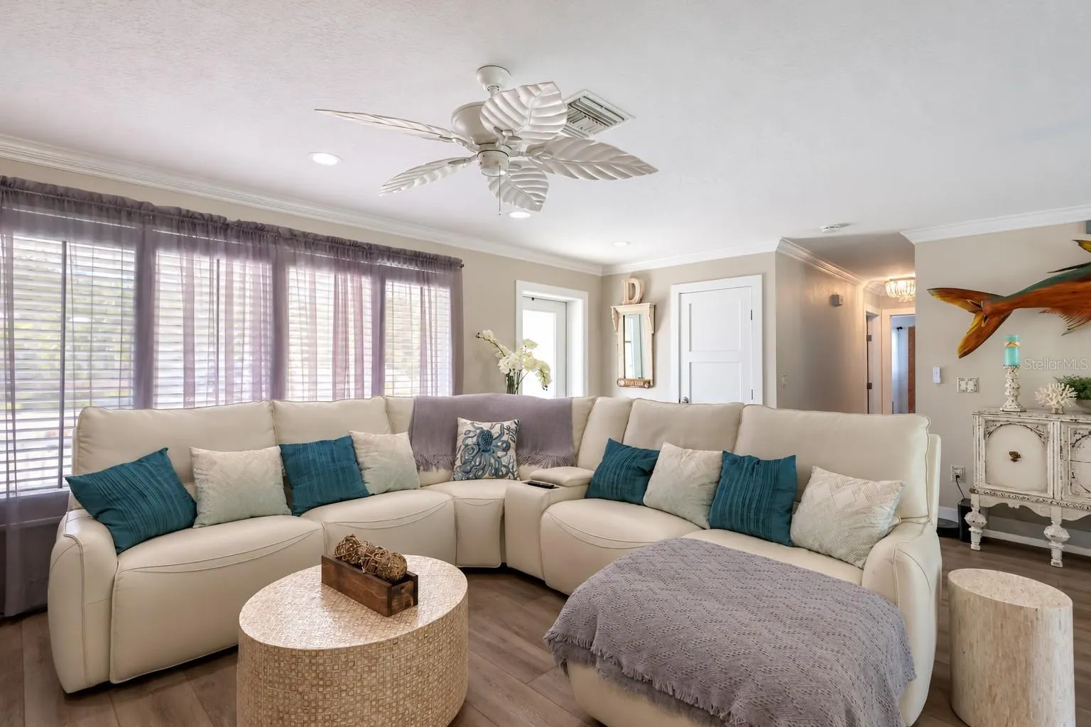 902 25TH AVE W