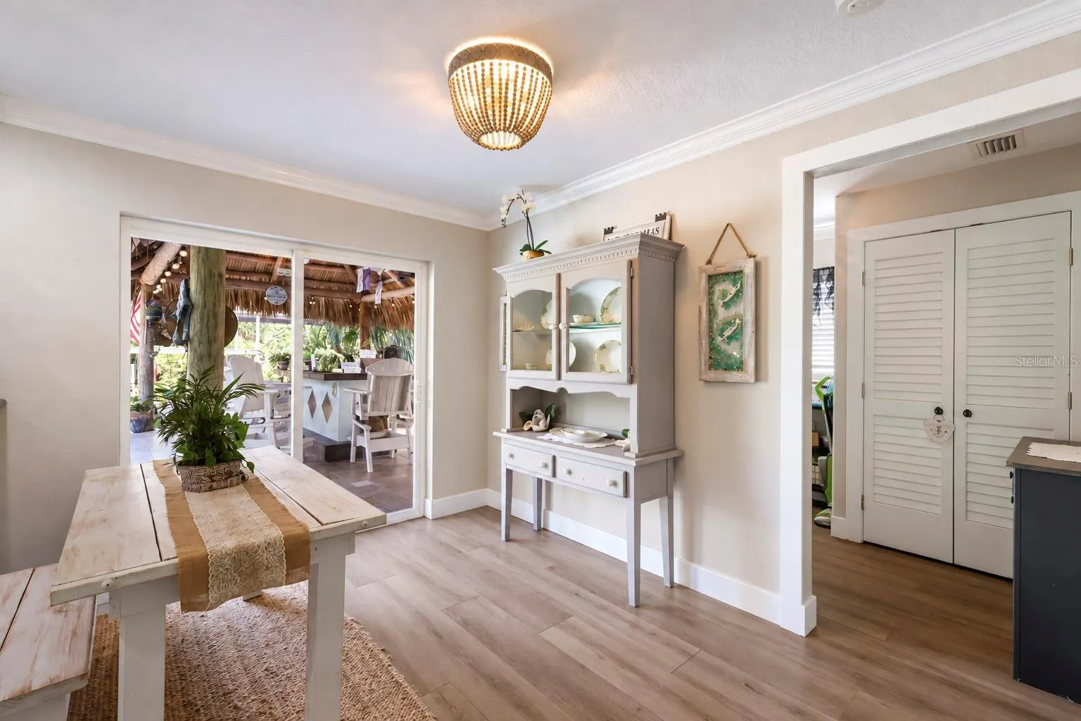 902 25TH AVE W