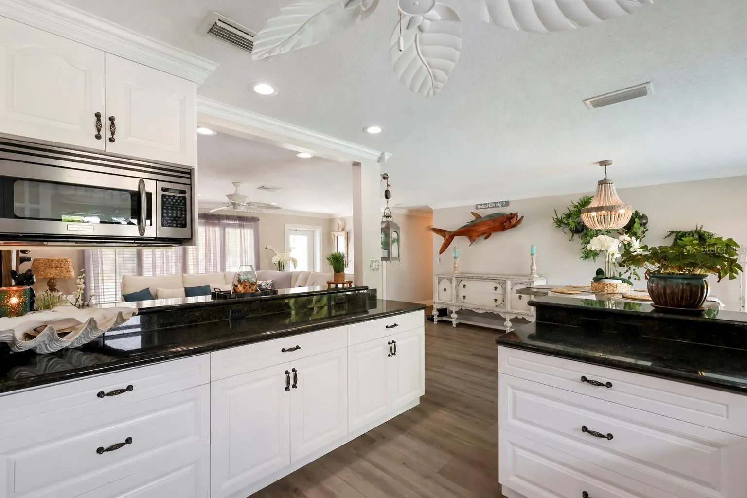 902 25TH AVE W