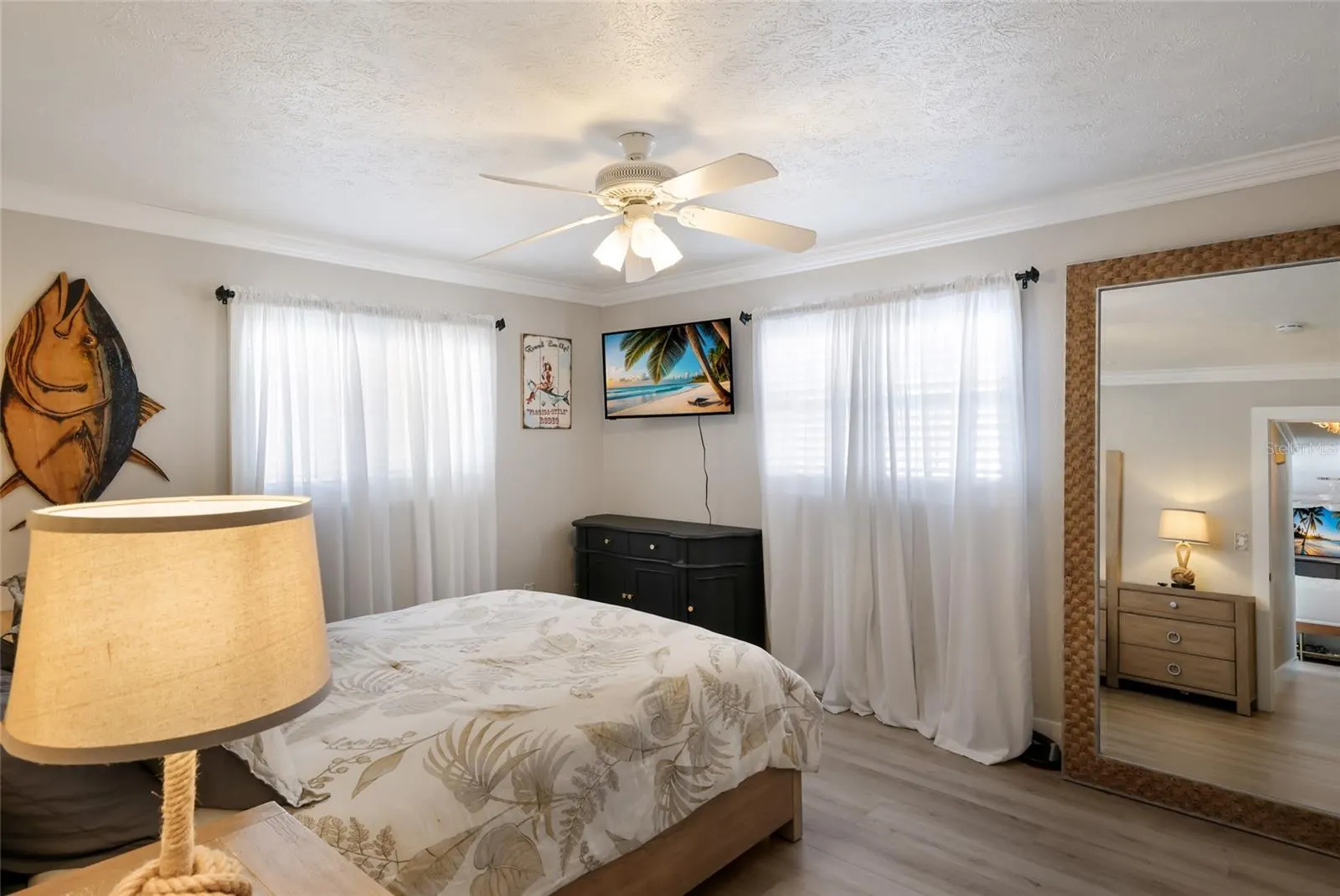 902 25TH AVE W