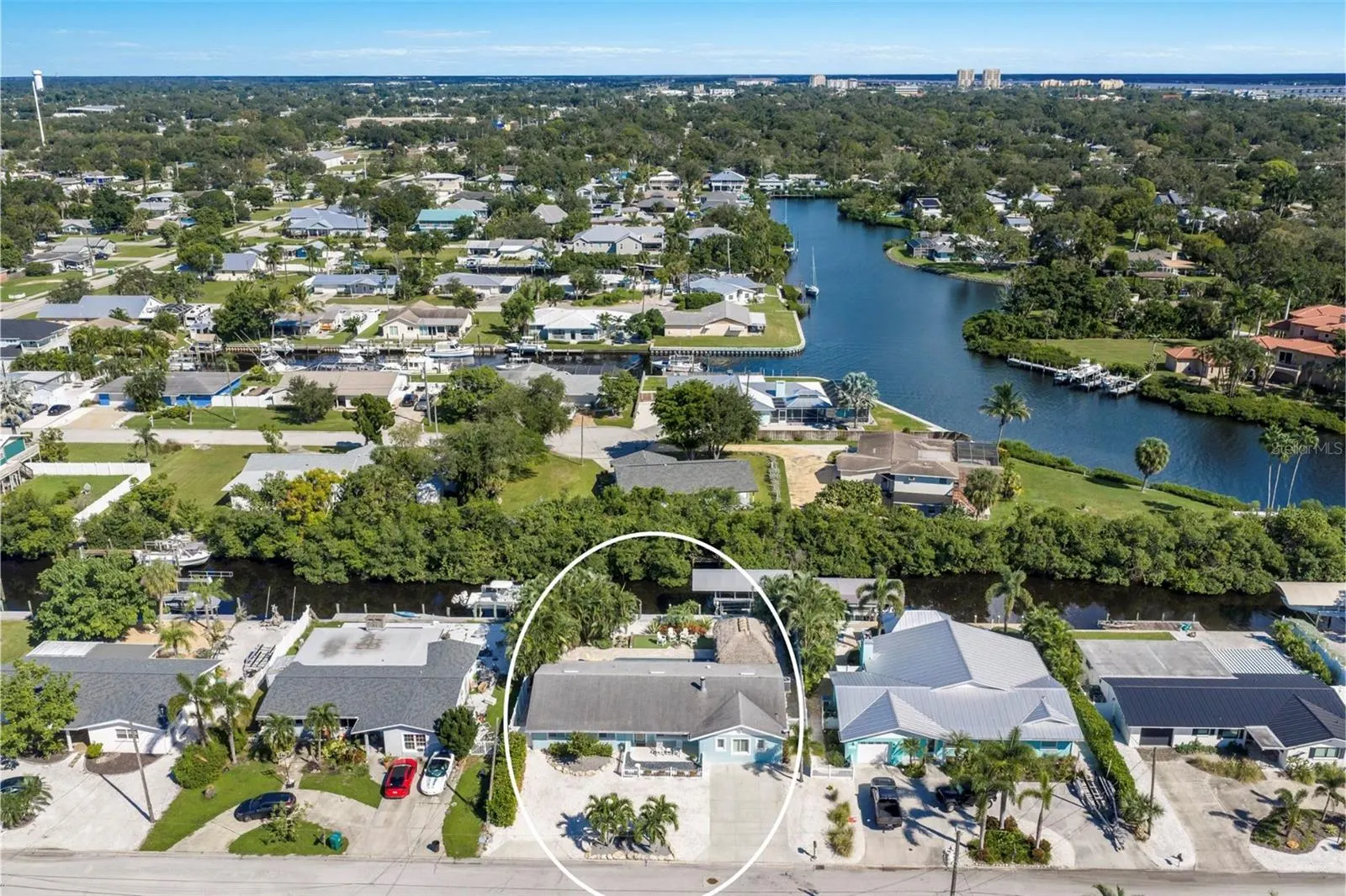 902 25TH AVE W