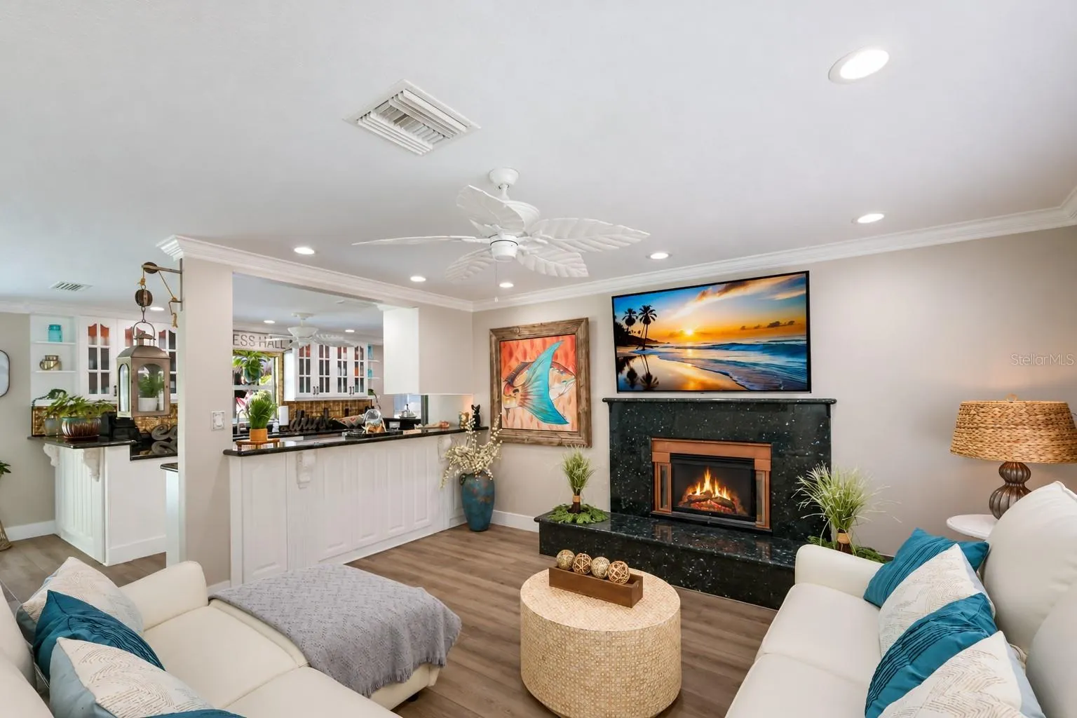 902 25TH AVE W