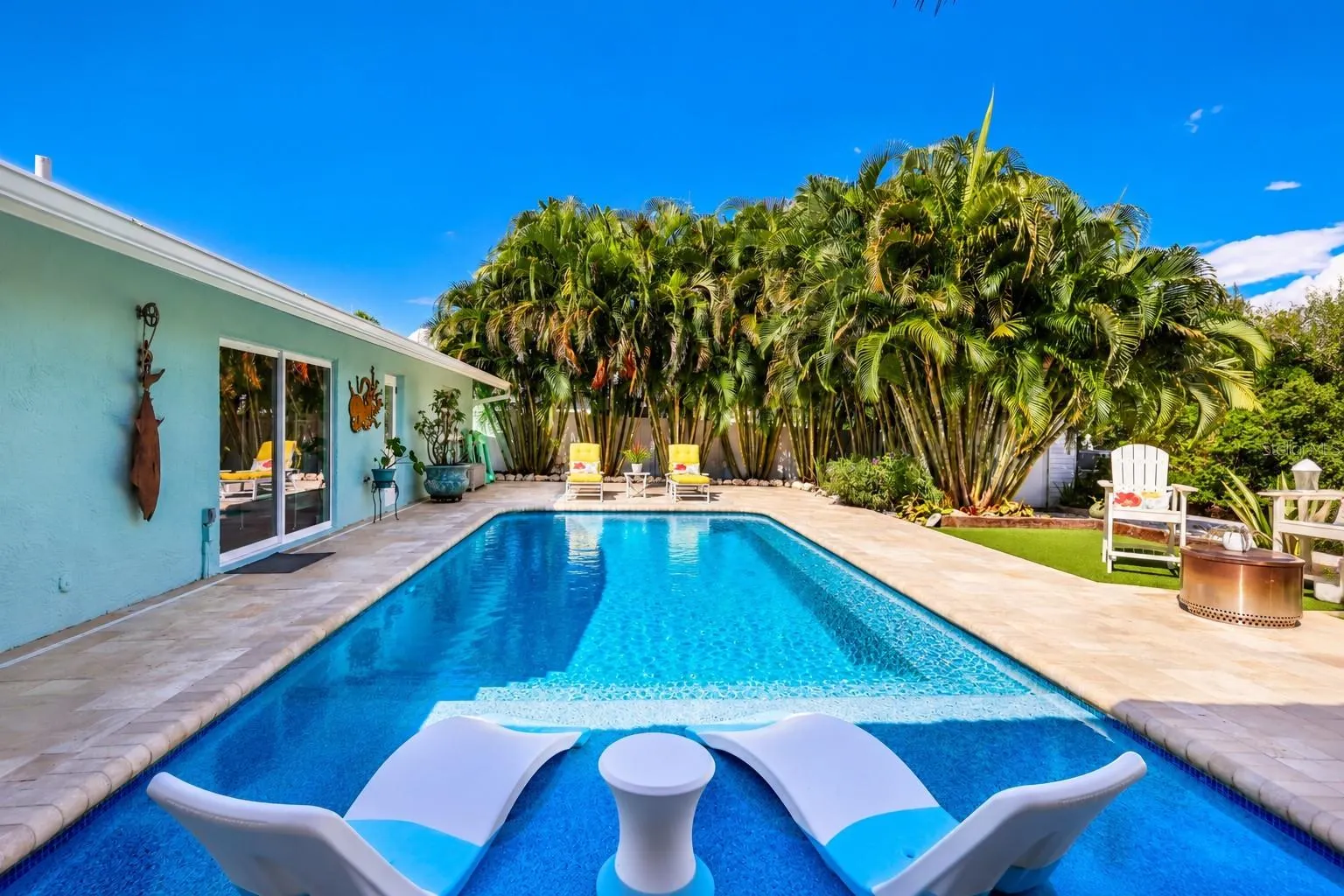 902 25TH AVE W