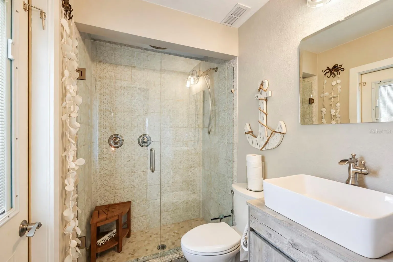 902 25TH AVE W