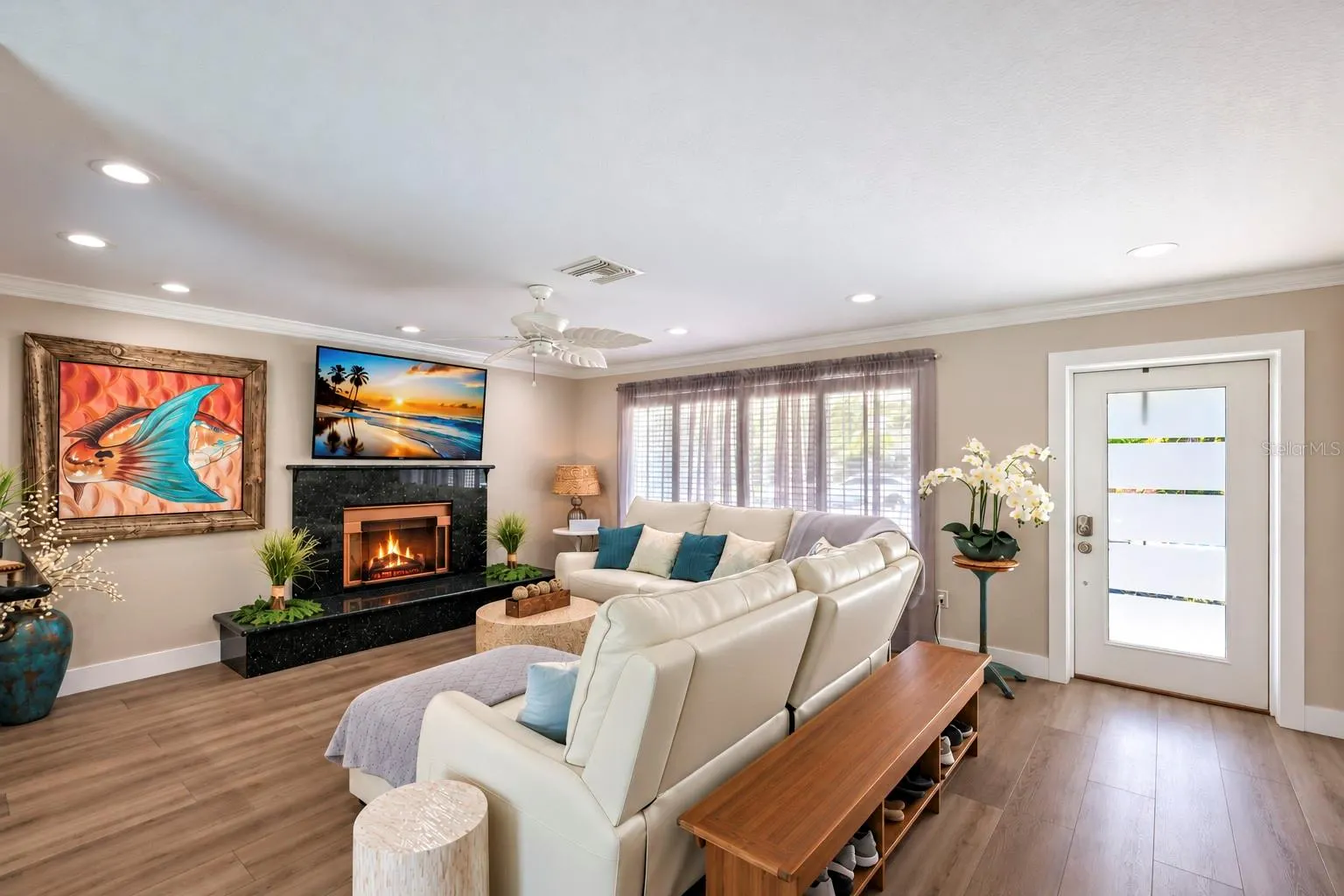 902 25TH AVE W