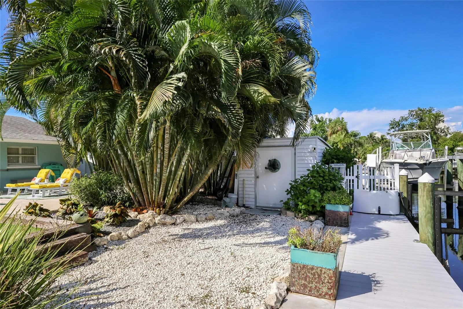 902 25TH AVE W