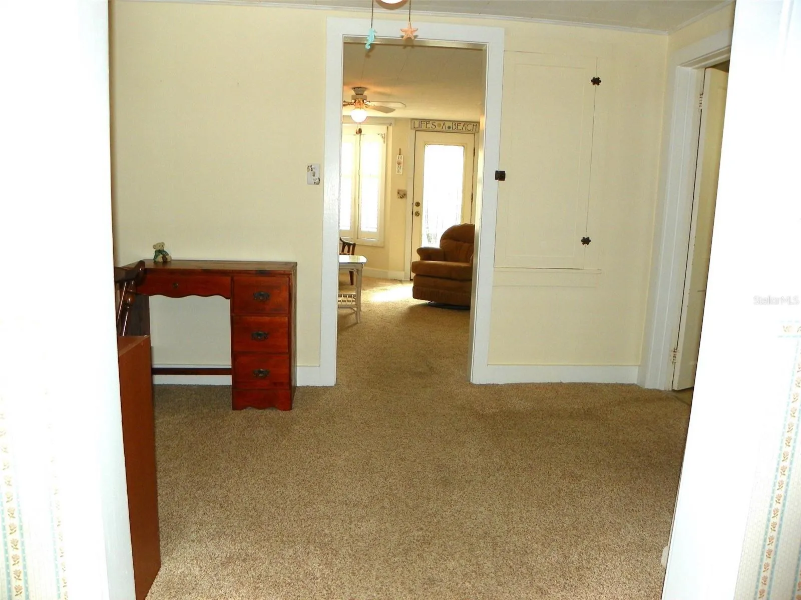 8 PLAZA ST E