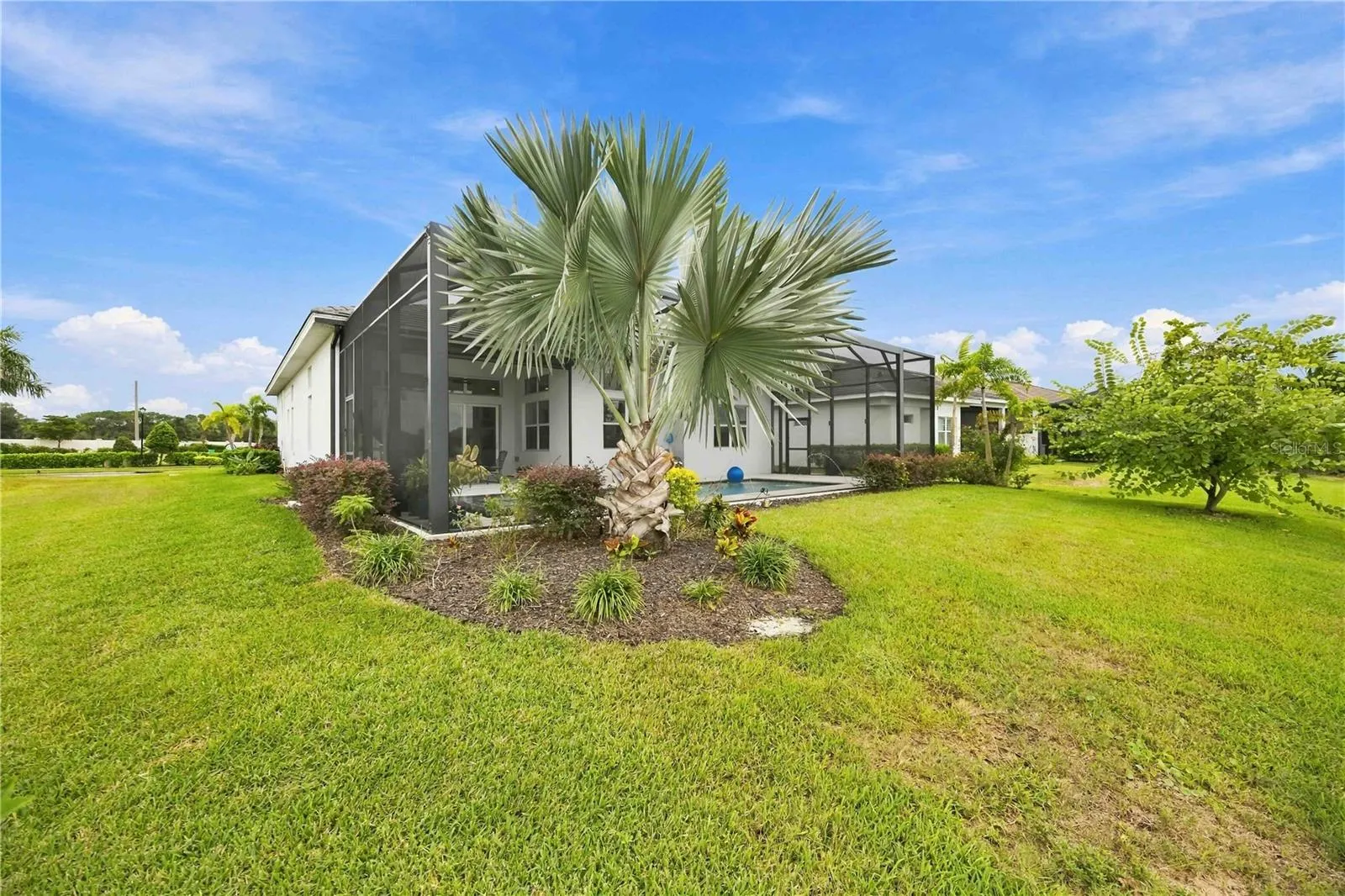 8110 REDONDA LOOP