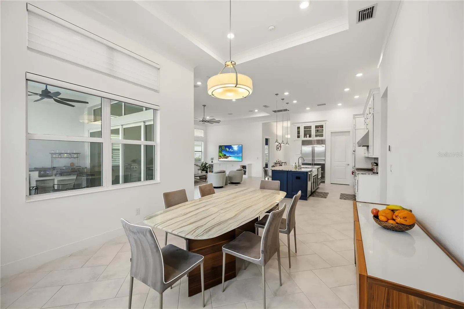 8110 REDONDA LOOP