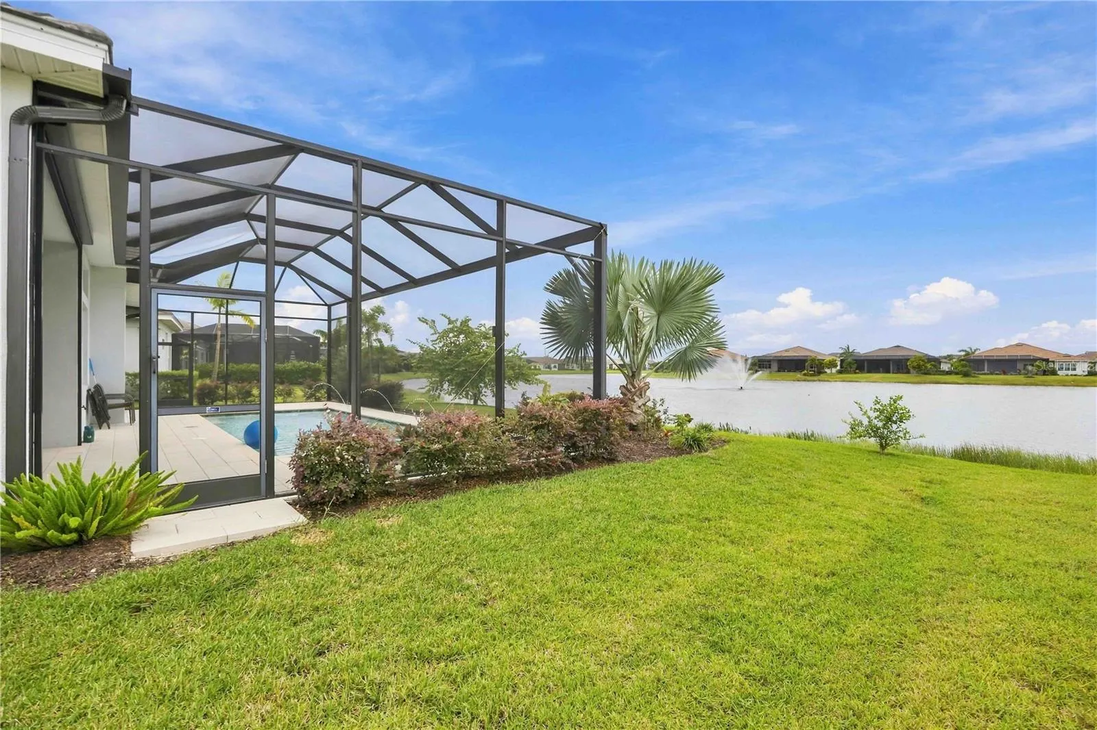 8110 REDONDA LOOP