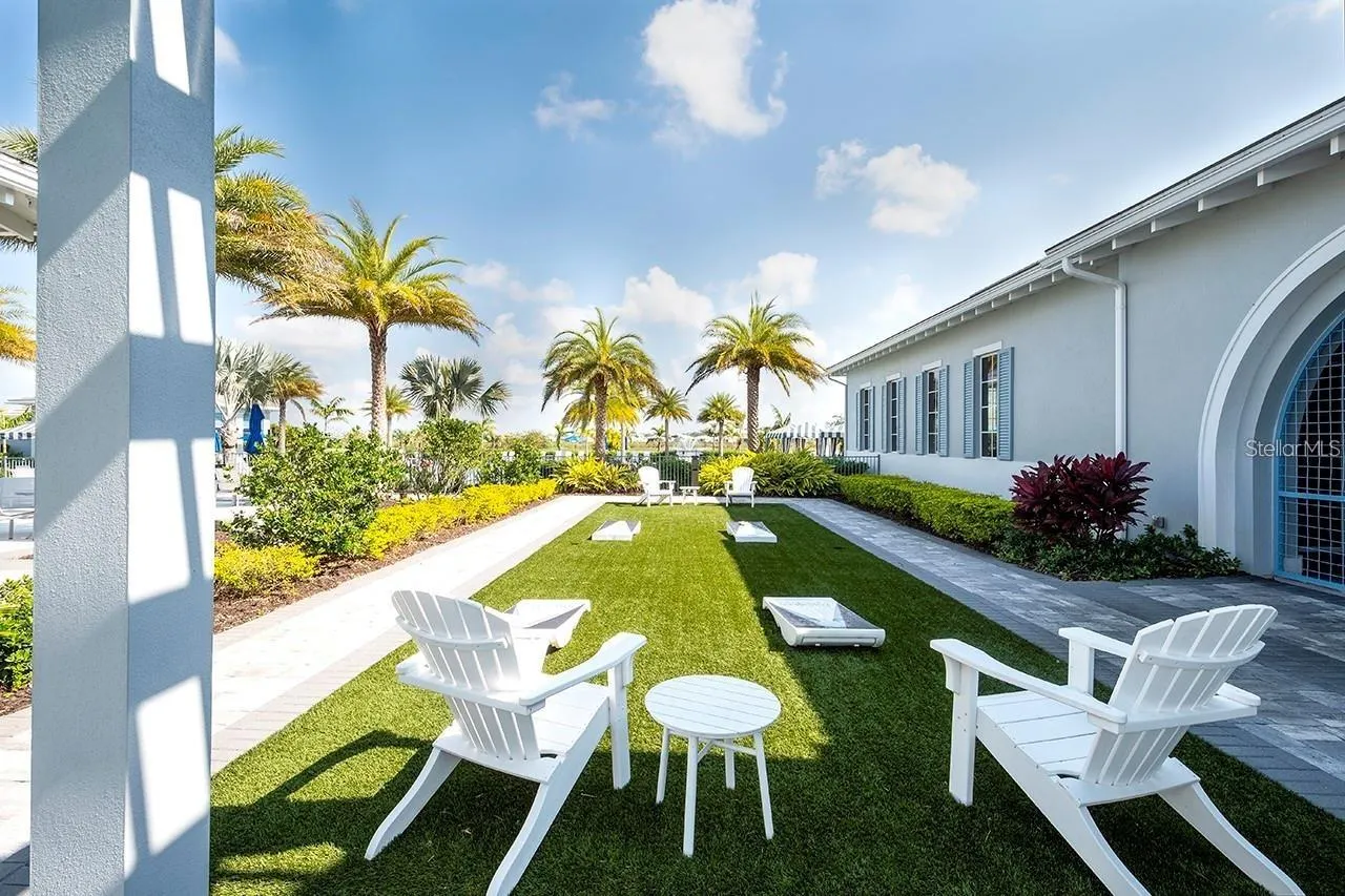 8110 REDONDA LOOP