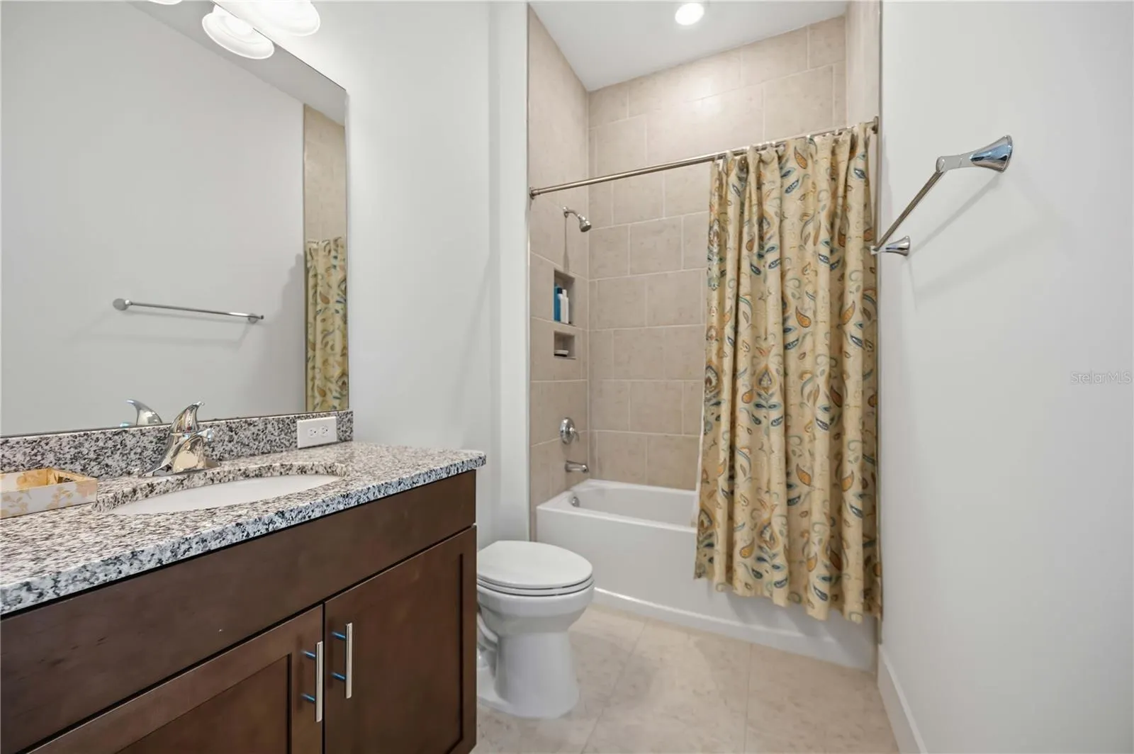 8110 REDONDA LOOP
