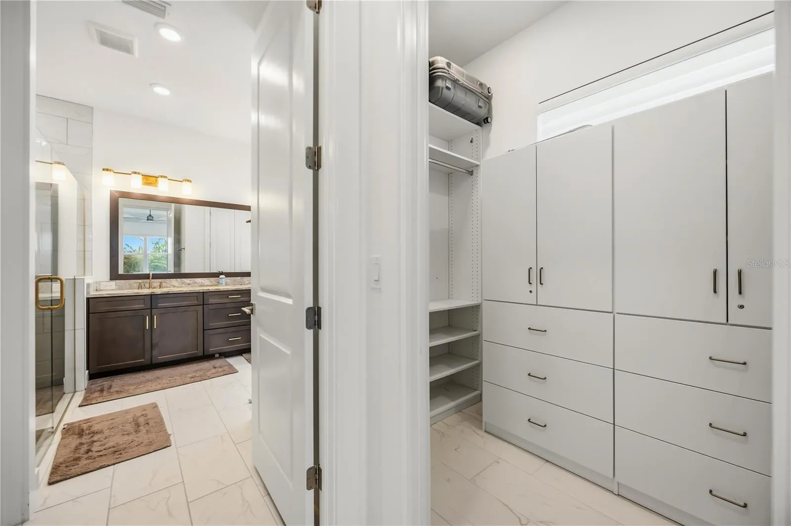 8110 REDONDA LOOP