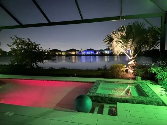 8110 REDONDA LOOP