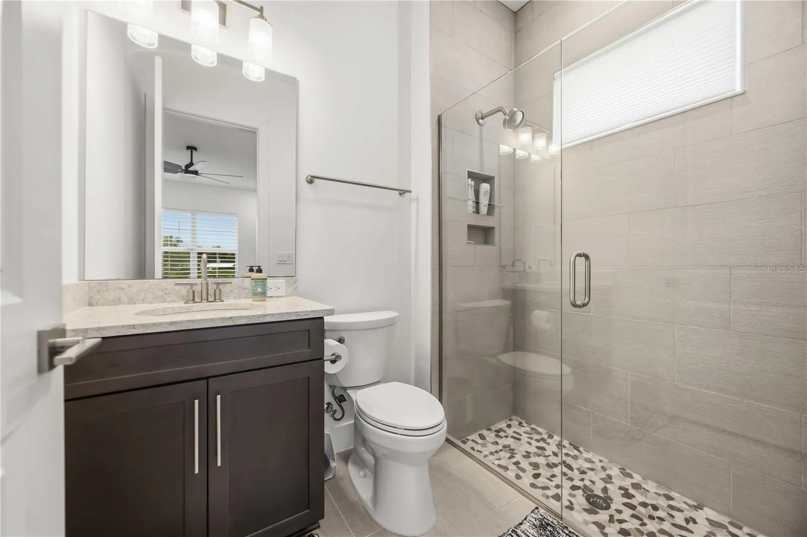8110 REDONDA LOOP