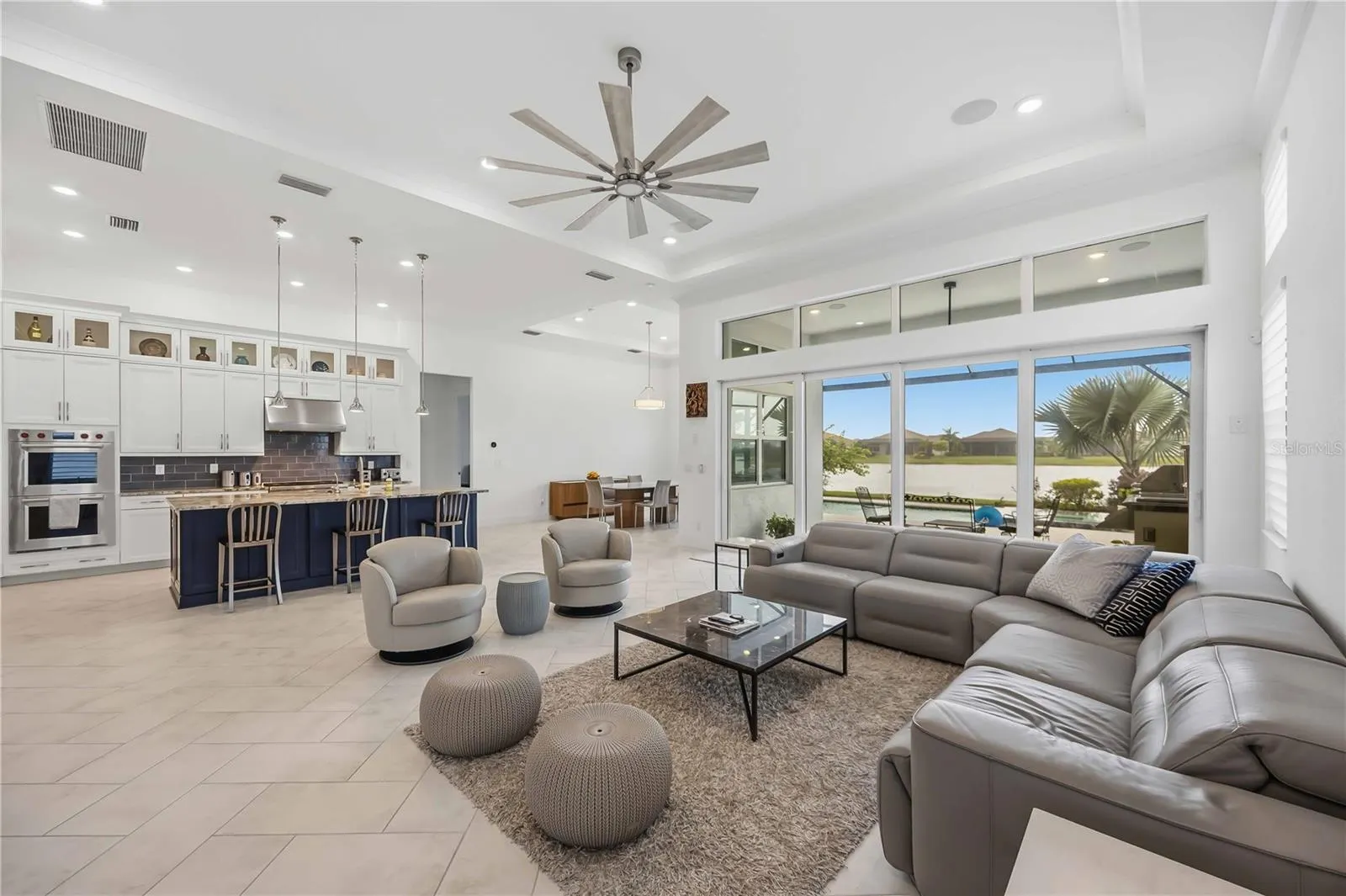 8110 REDONDA LOOP