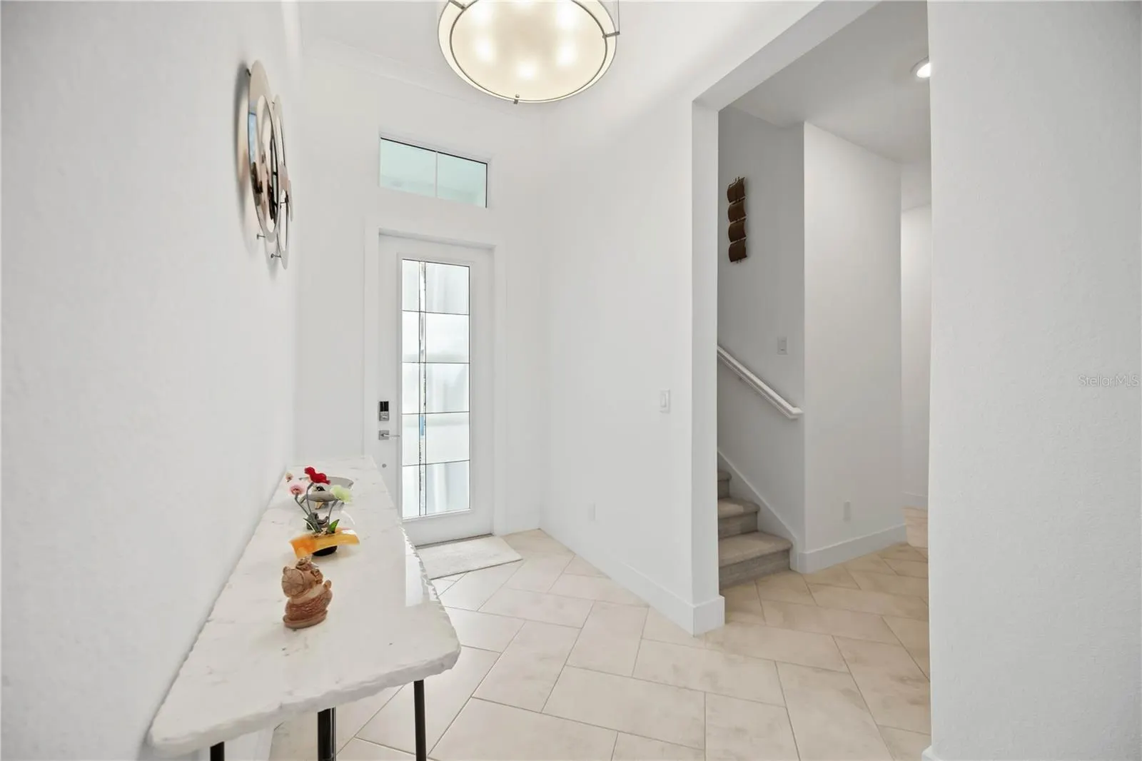 8110 REDONDA LOOP