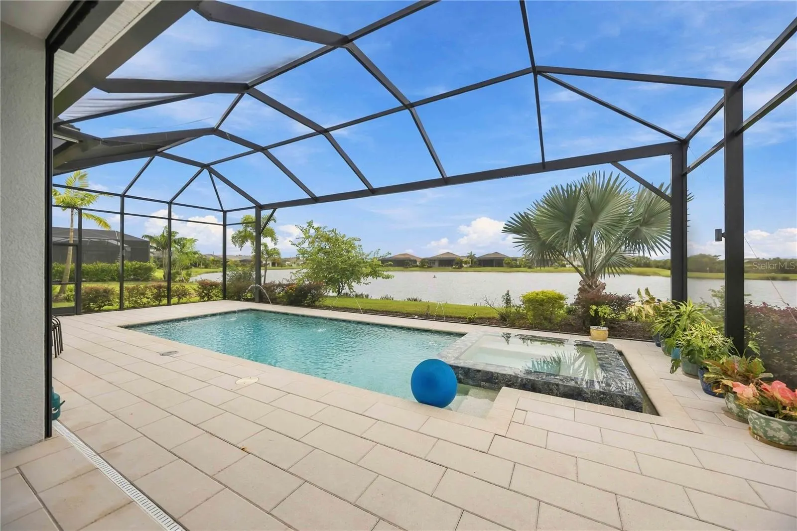 8110 REDONDA LOOP