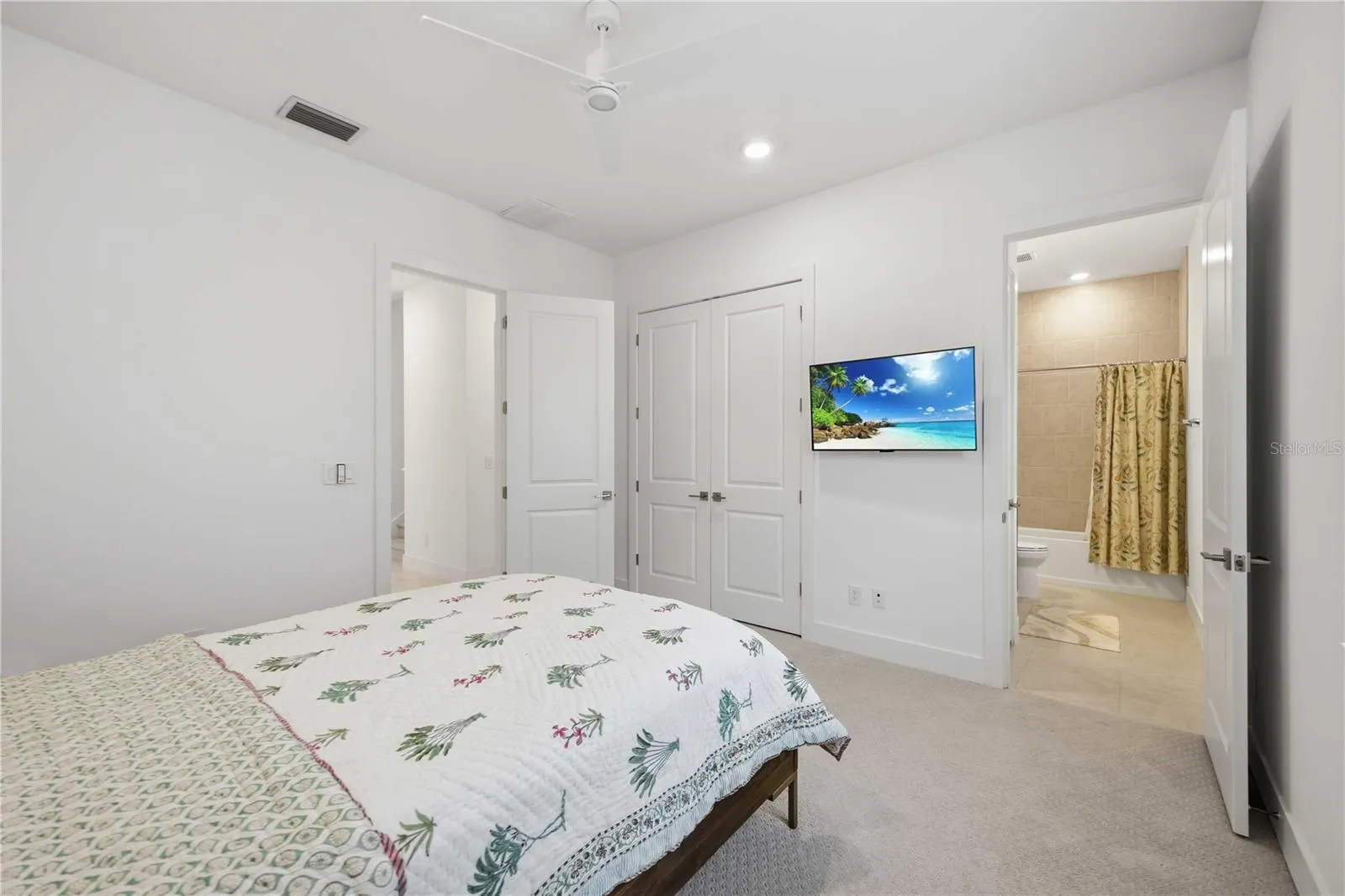 8110 REDONDA LOOP