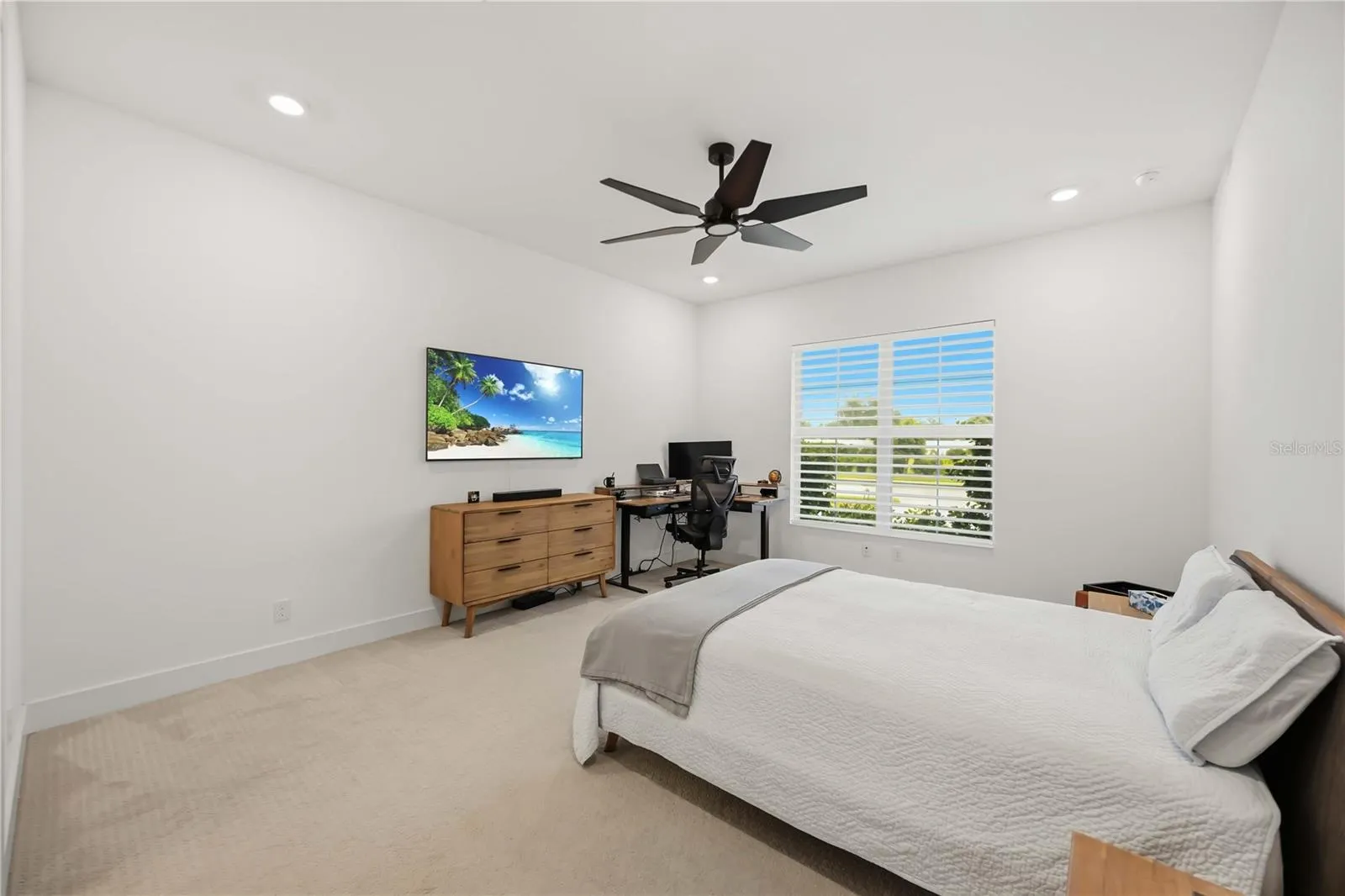 8110 REDONDA LOOP
