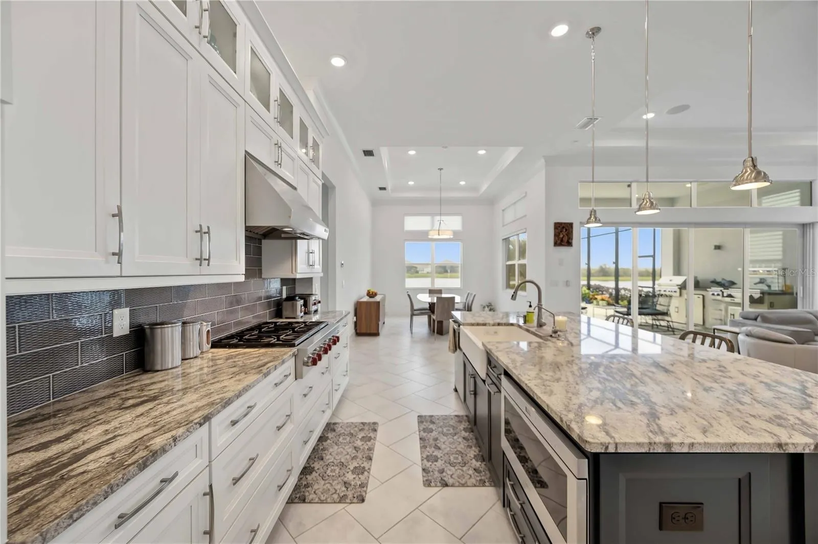 8110 REDONDA LOOP