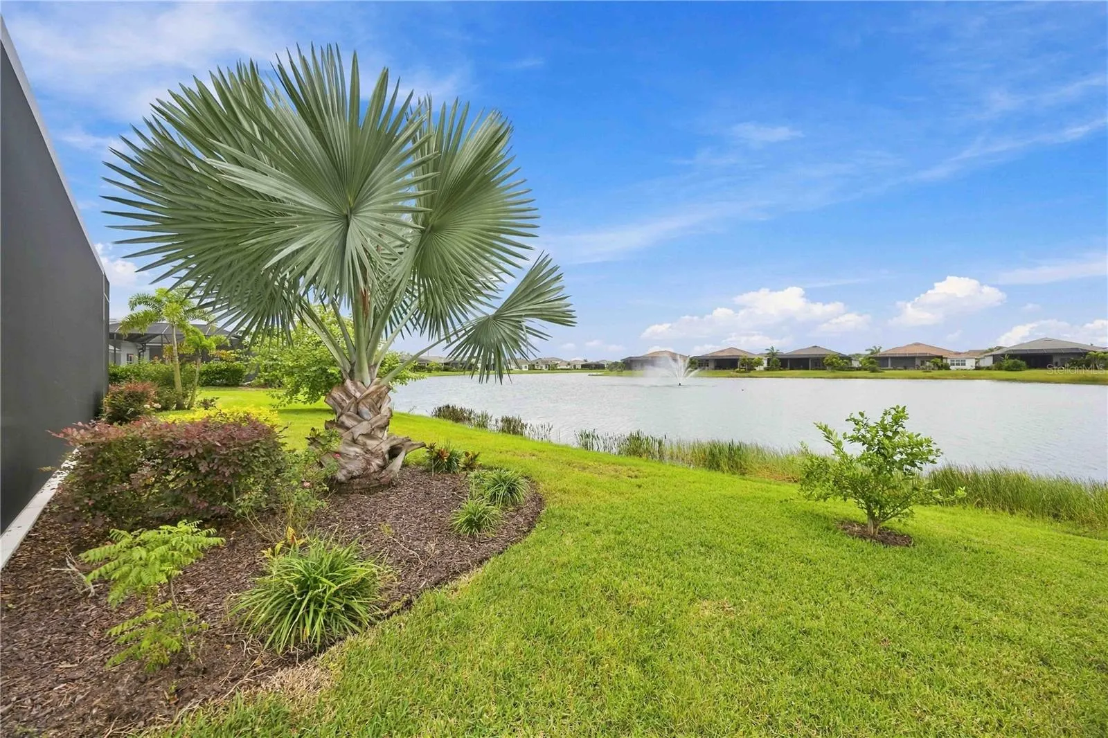 8110 REDONDA LOOP