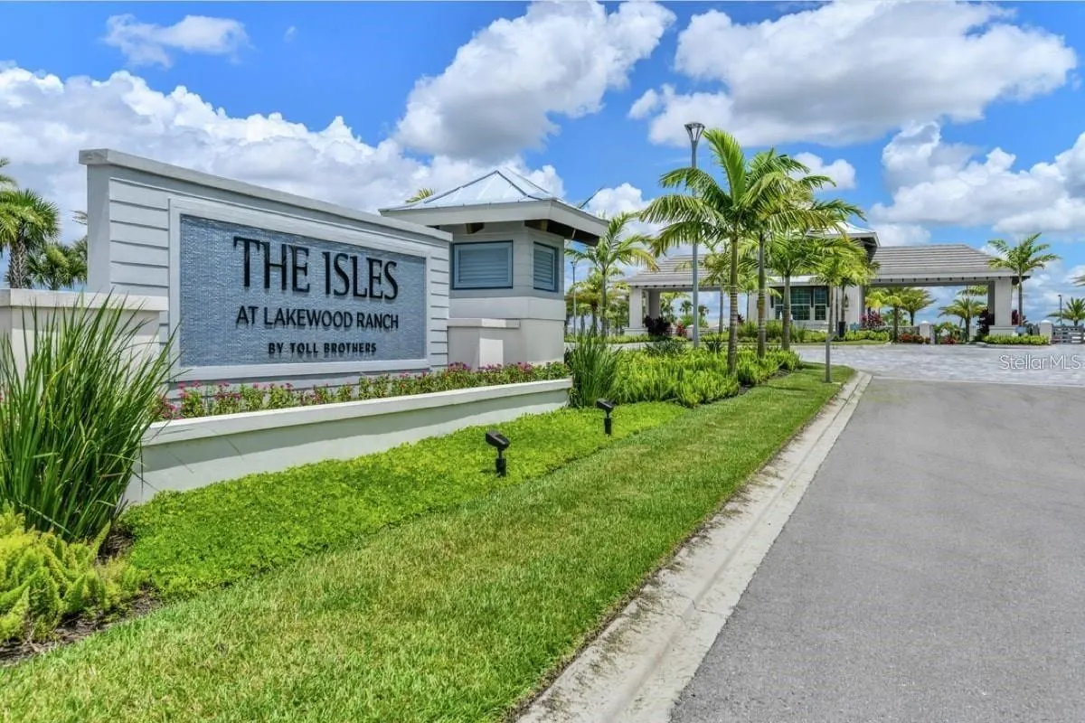 8110 REDONDA LOOP