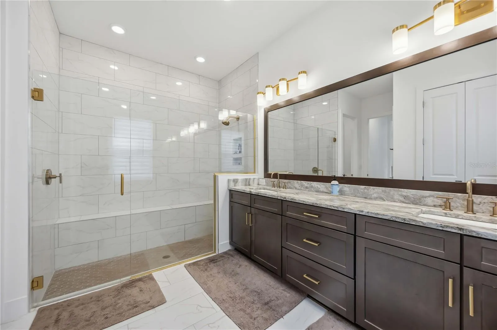 8110 REDONDA LOOP