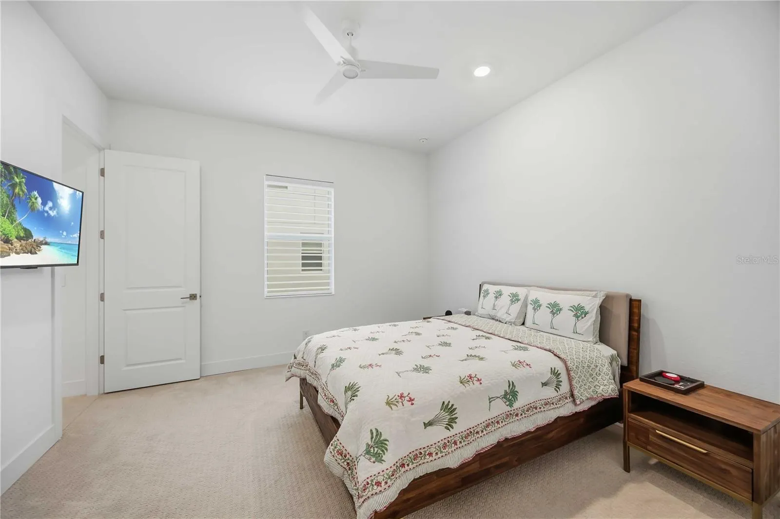 8110 REDONDA LOOP