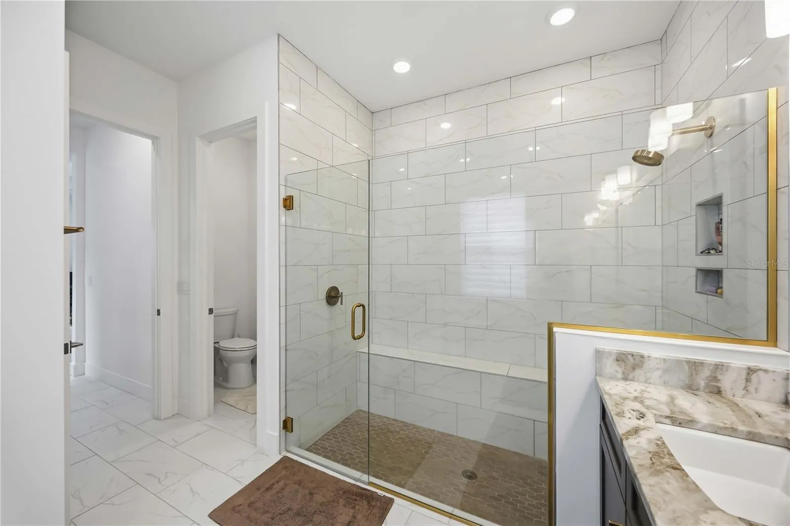 8110 REDONDA LOOP