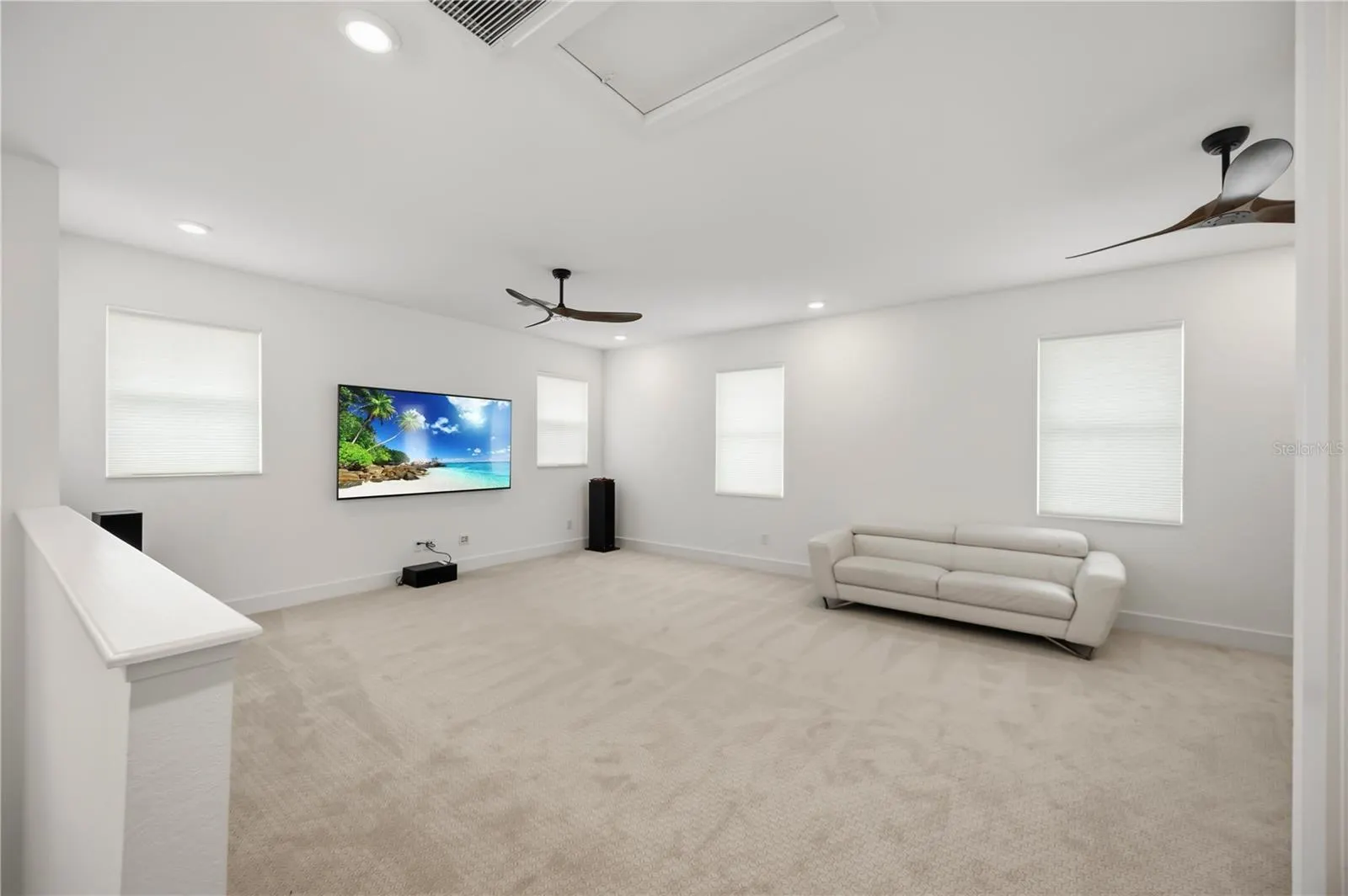 8110 REDONDA LOOP
