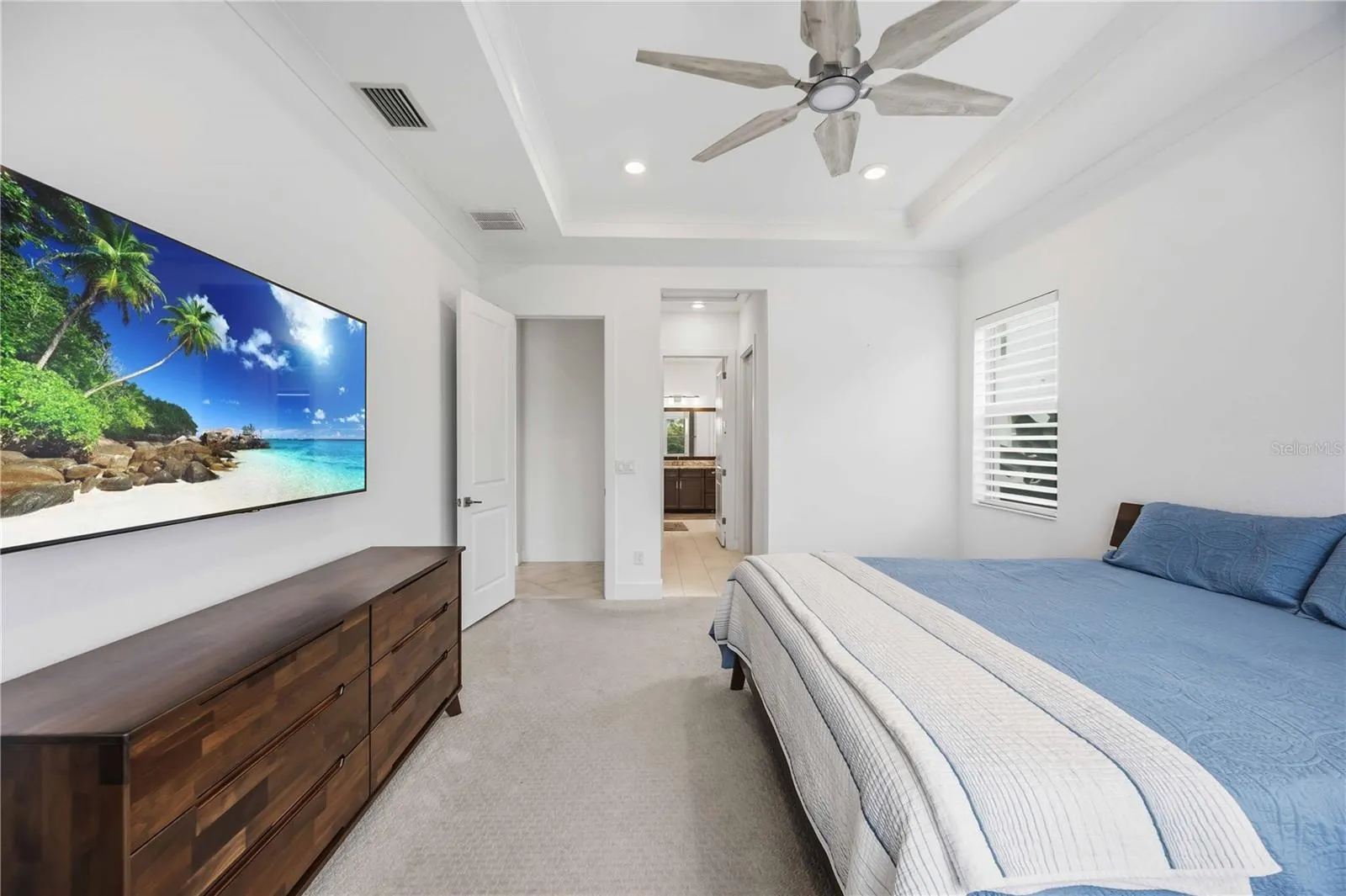 8110 REDONDA LOOP