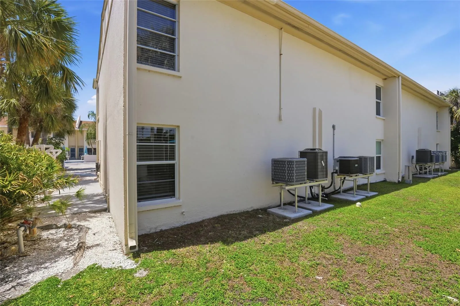 5950 MIDNIGHT PASS RD #101 #101