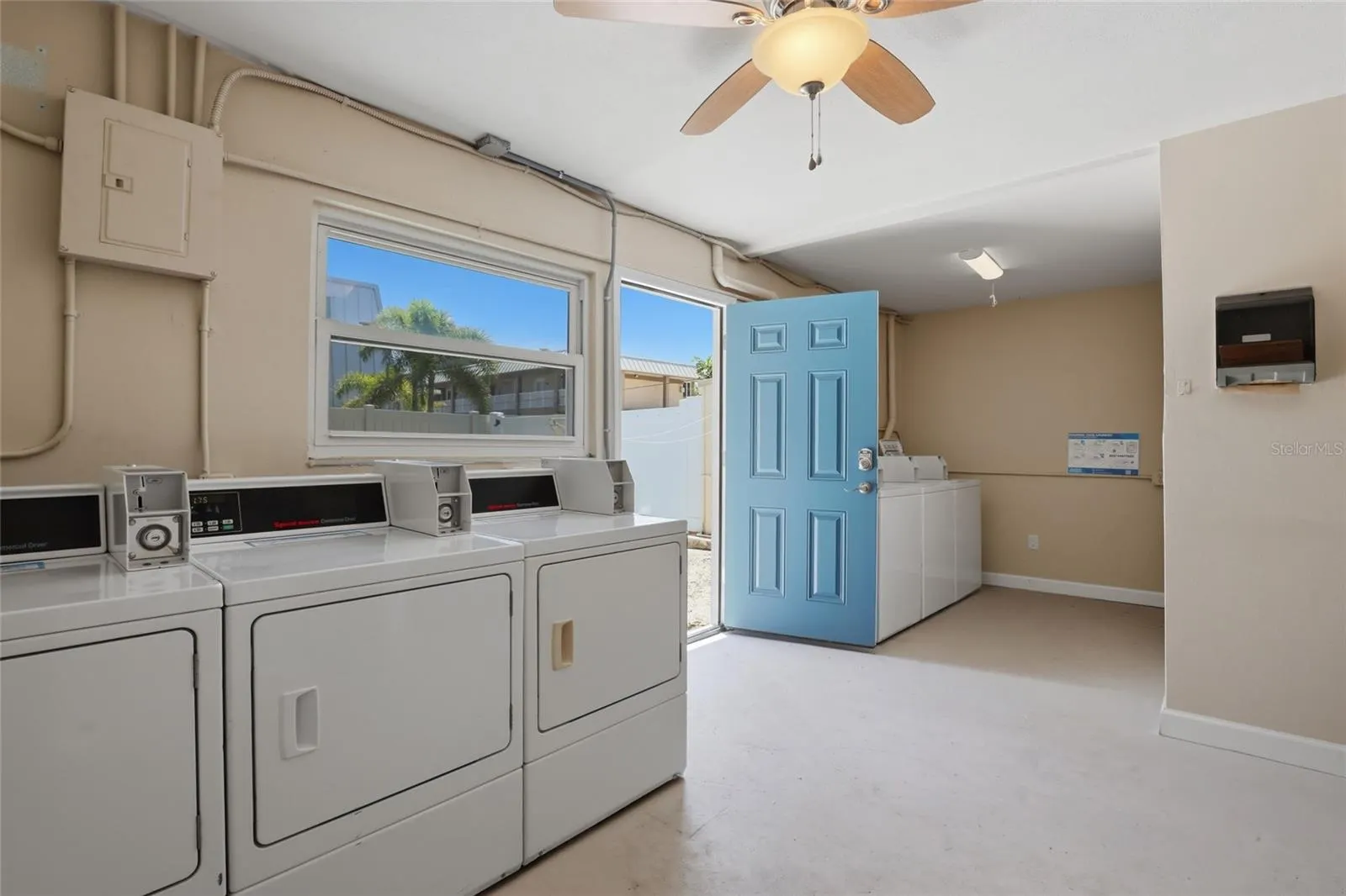 5950 MIDNIGHT PASS RD #101 #101