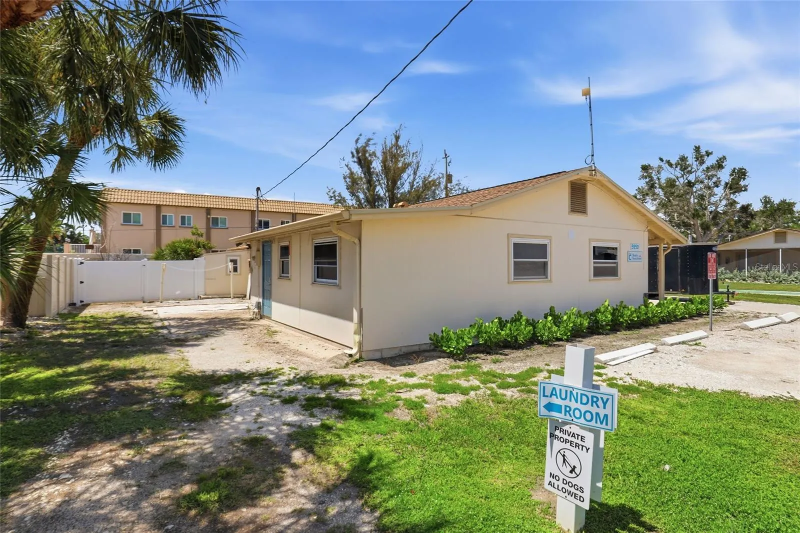 5950 MIDNIGHT PASS RD #101 #101