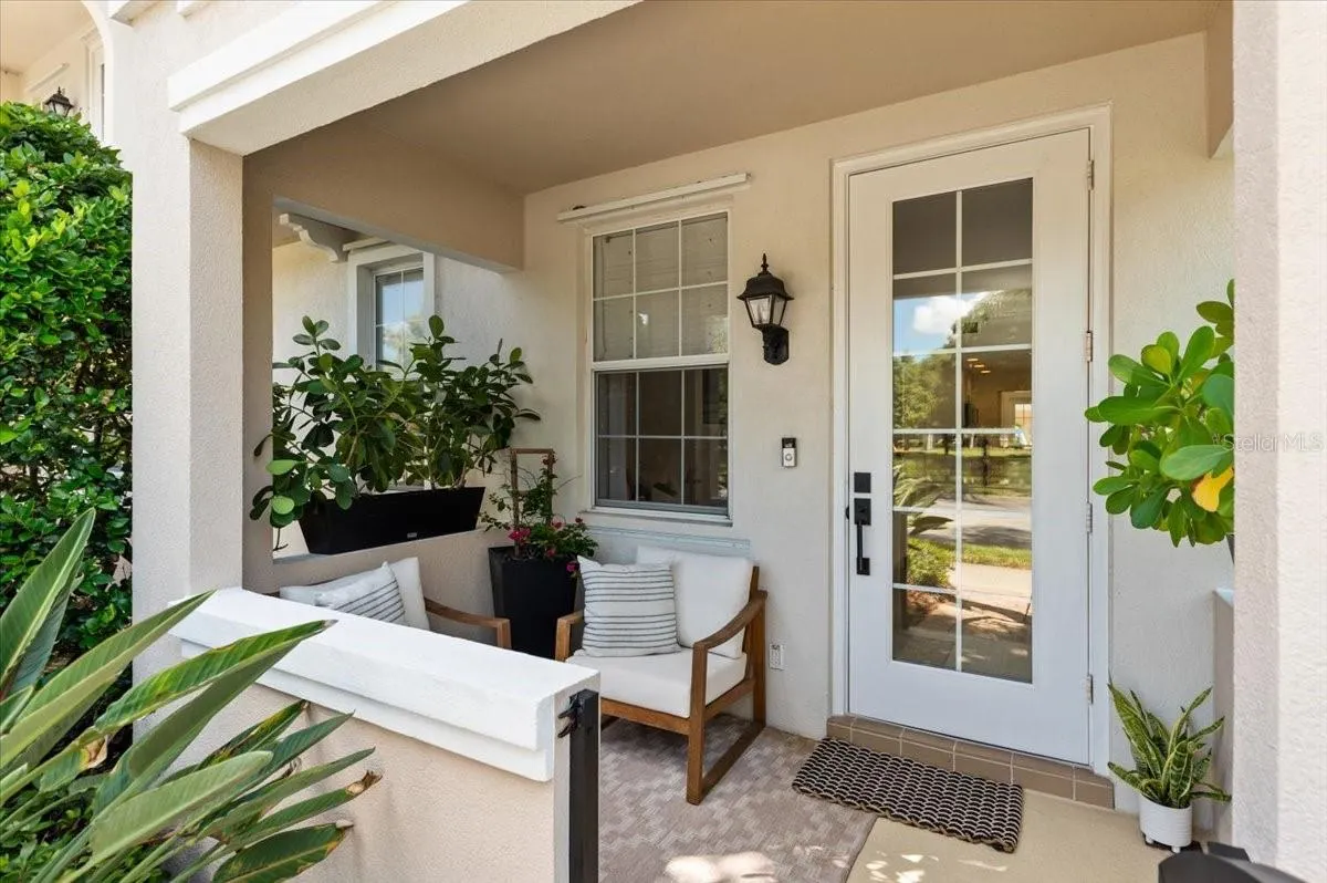 1523 NAPOLI DR E