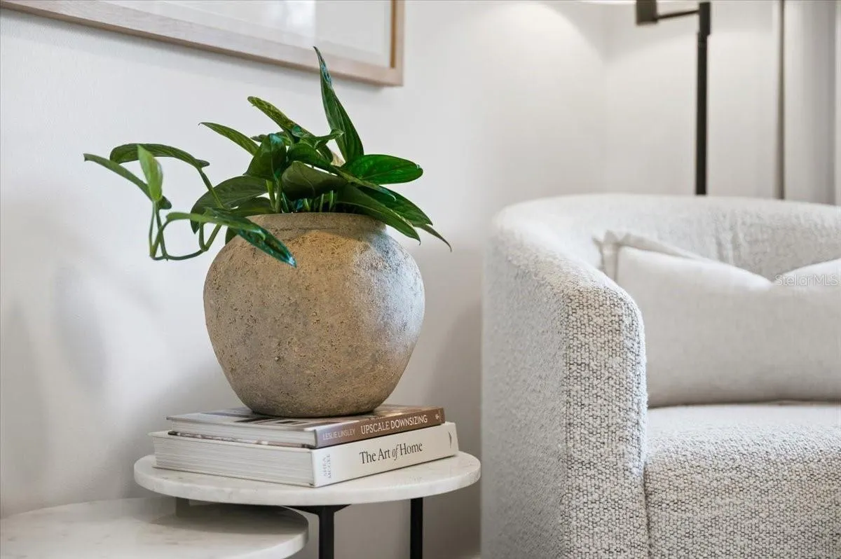 1523 NAPOLI DR E