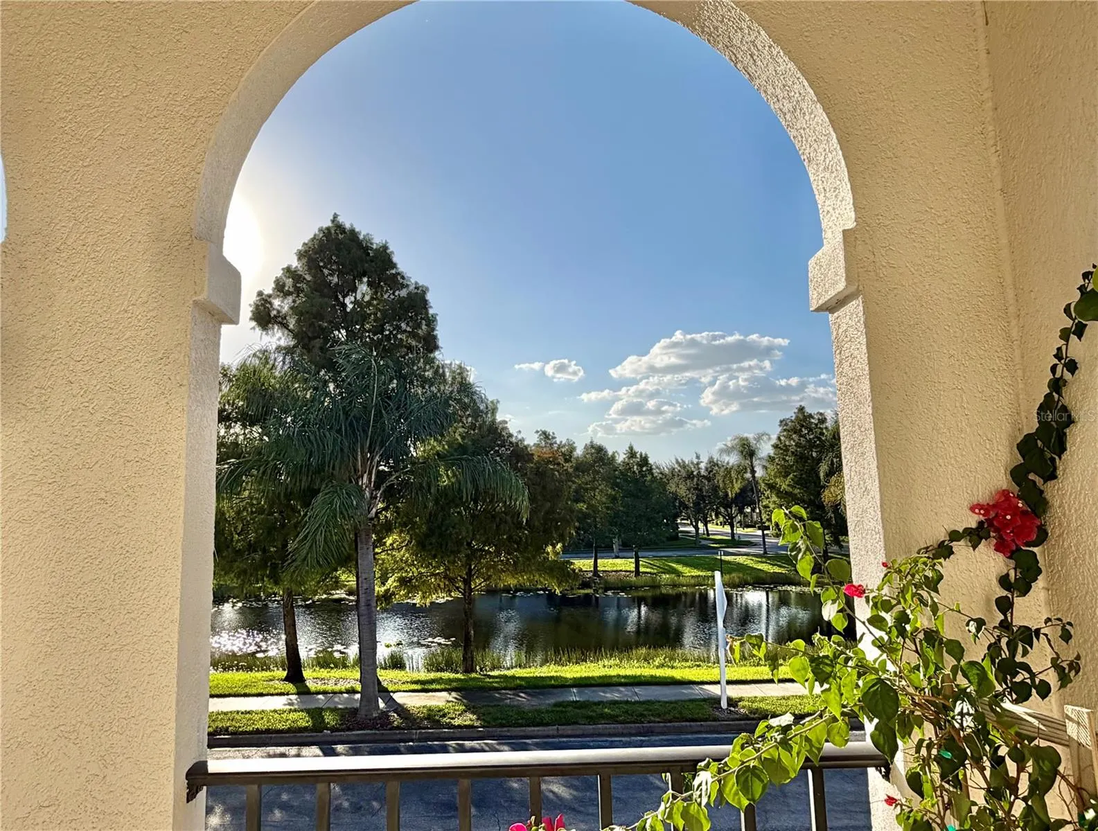 1523 NAPOLI DR E