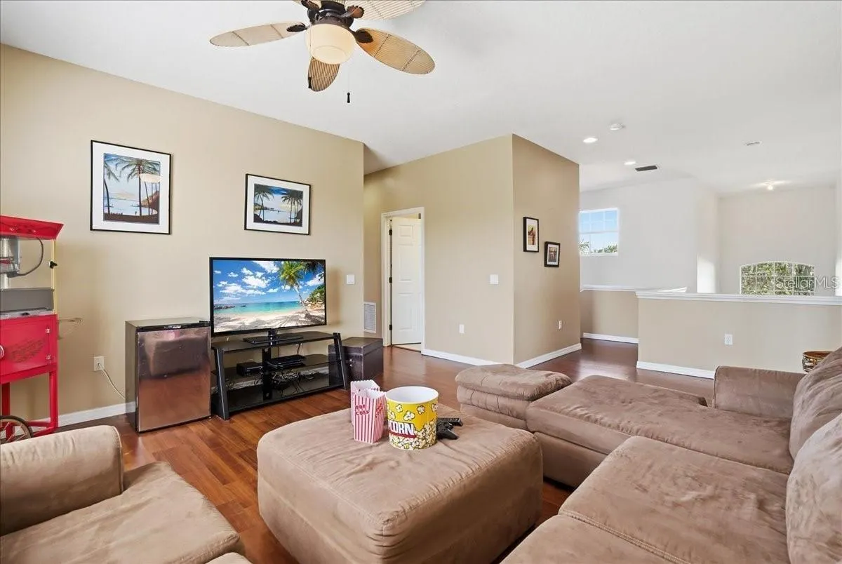 5809 LEXINGTON DR