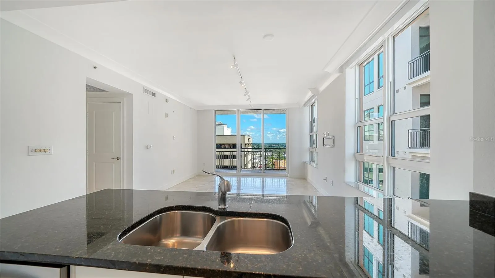 1350 MAIN ST #1409 #1409