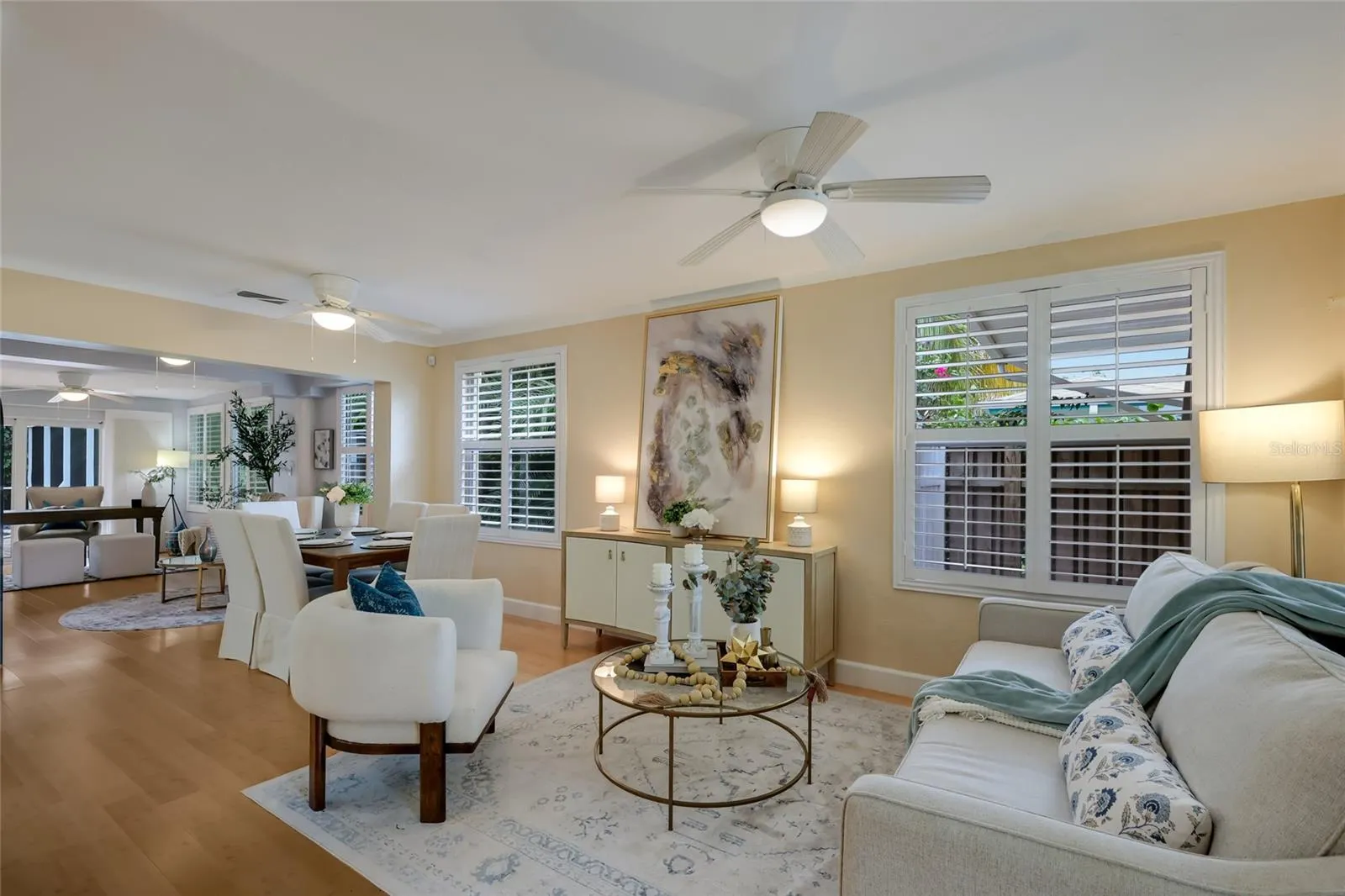 128 S WASHINGTON DR