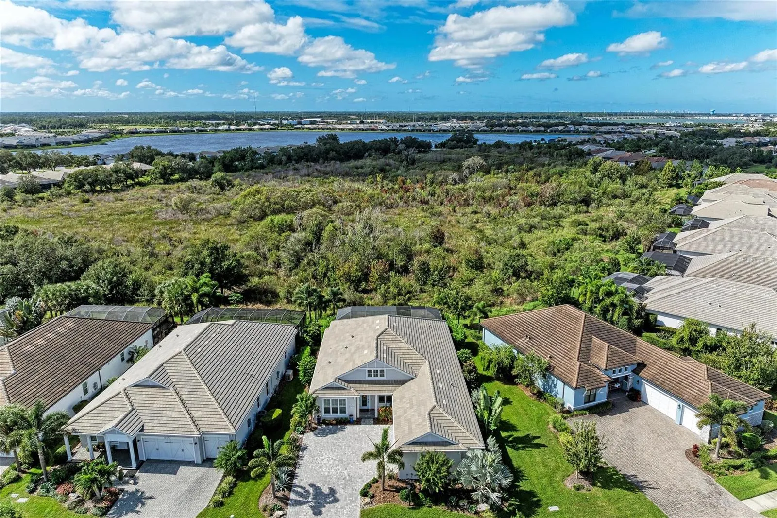 8269 GRANDE SHORES DR