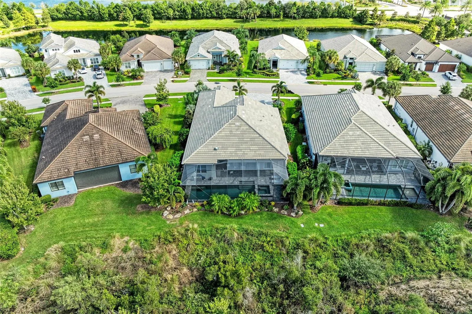 8269 GRANDE SHORES DR