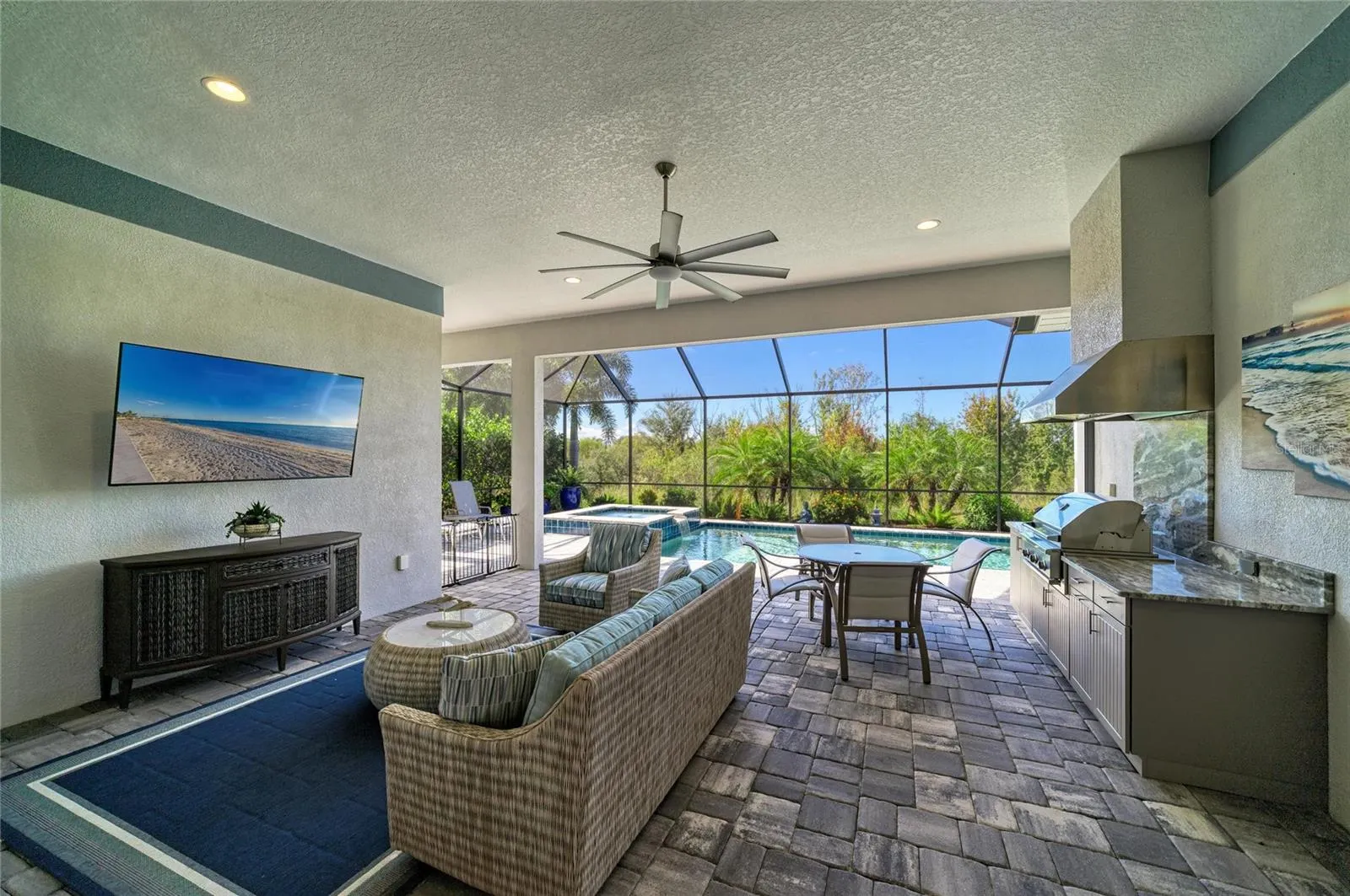 8269 GRANDE SHORES DR