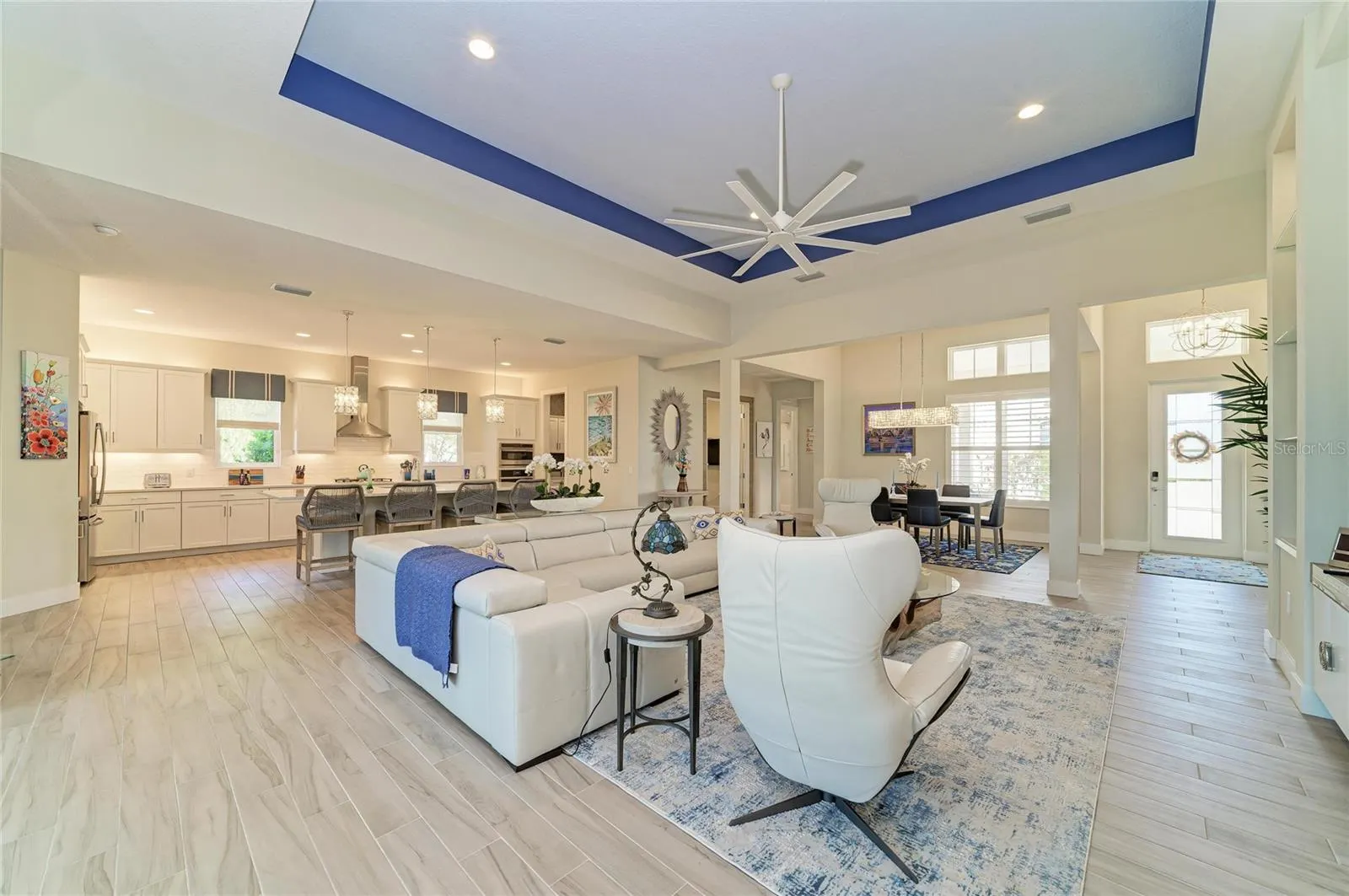 8269 GRANDE SHORES DR