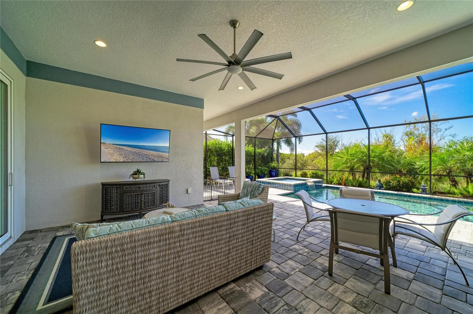 8269 GRANDE SHORES DR