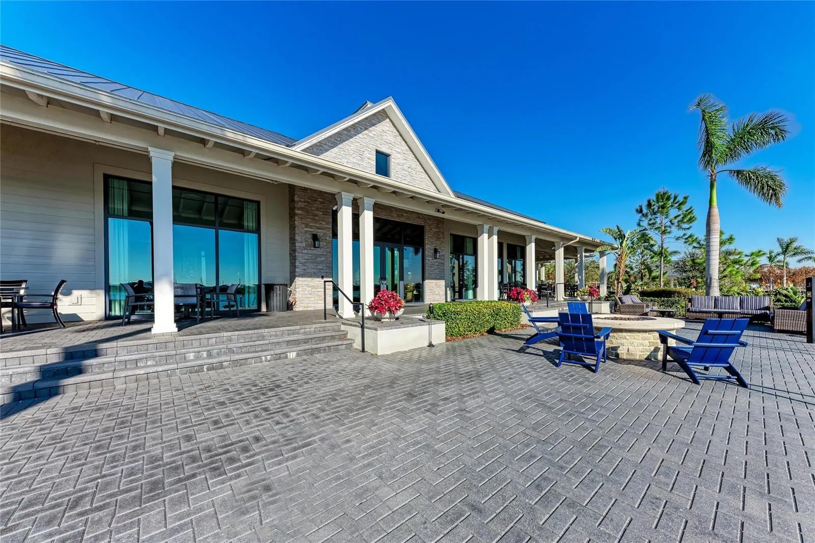8269 GRANDE SHORES DR
